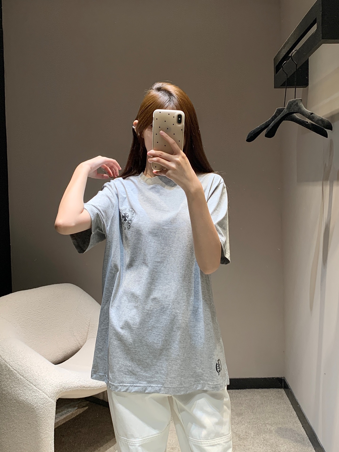 NO:451713,Chorme heart* 25SS spring and summer new style limited horseshoe Sanskrit printed round neck short-sleeved T-shirt丨Exclusive high-end production!  Loose and oversized, famously not picky, the upper body has a unique feeling, whoever wears it looks good!  There are printed on the front and back, plus Sanskrit letters on the back, which are very handsome for both men and women!  S/M/L, versace, T-shirt,tees, t-shirt,alexander wang19860909Chorme heart* 25SS春夏新款 限定马蹄梵文印花圆领短袖T恤丨独家高版出品！宽松的oversized,出了名的不挑人,版型上身特有感觉,谁穿谁好看！前后幅都有印花,加上后背梵文字母,男女穿都很帅！现货发售S/M/L,,versace,T-shirt,tees，t-shirt,alexander wang,Women's clothing