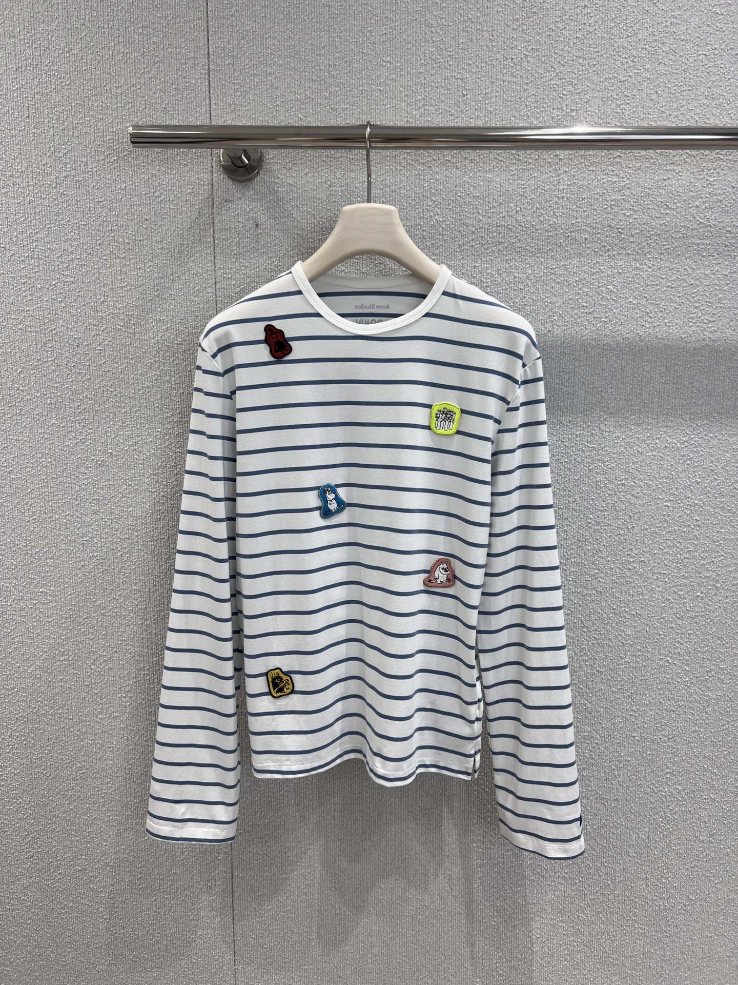 Acne Studios x Moomin 25FW Collaboration: Embroidered T-shirt for Women – High Quality Summer Style. - 图片 1