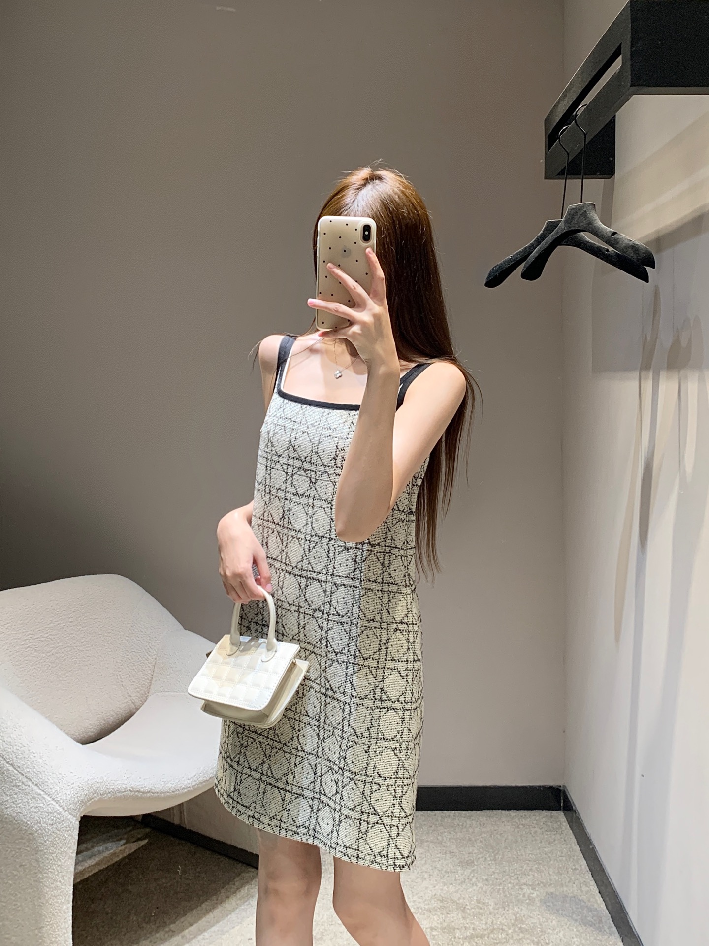 NO:456481,Dio* 25Ss spring and summer new style rattan plaid braided diamond vest skirt | Exclusive high-end production!  Original custom imported yarn with three-dimensional weaving technology! Classic interpretation of the free soul without restraint, high-end black and white French elegant temperament, age-reducing temperament, classic small A-shaped style is versatile and not picky! The upper body looks slim and tall! S/M/L, dior, skirts, alexander wang19860909Dio* 25Ss春夏新款 藤格纹编织菱格背心裙丨独家高版出品！立体编织工艺原版定制进口纱线!经典演绎无拘无束的自由灵魂,高级黑白调法式优雅气质,减龄气质经典小A字版型百搭不挑人!上身显瘦又高挑! 现货发售S/M/L,,dior,skirts,alexander wang,Women's clothing