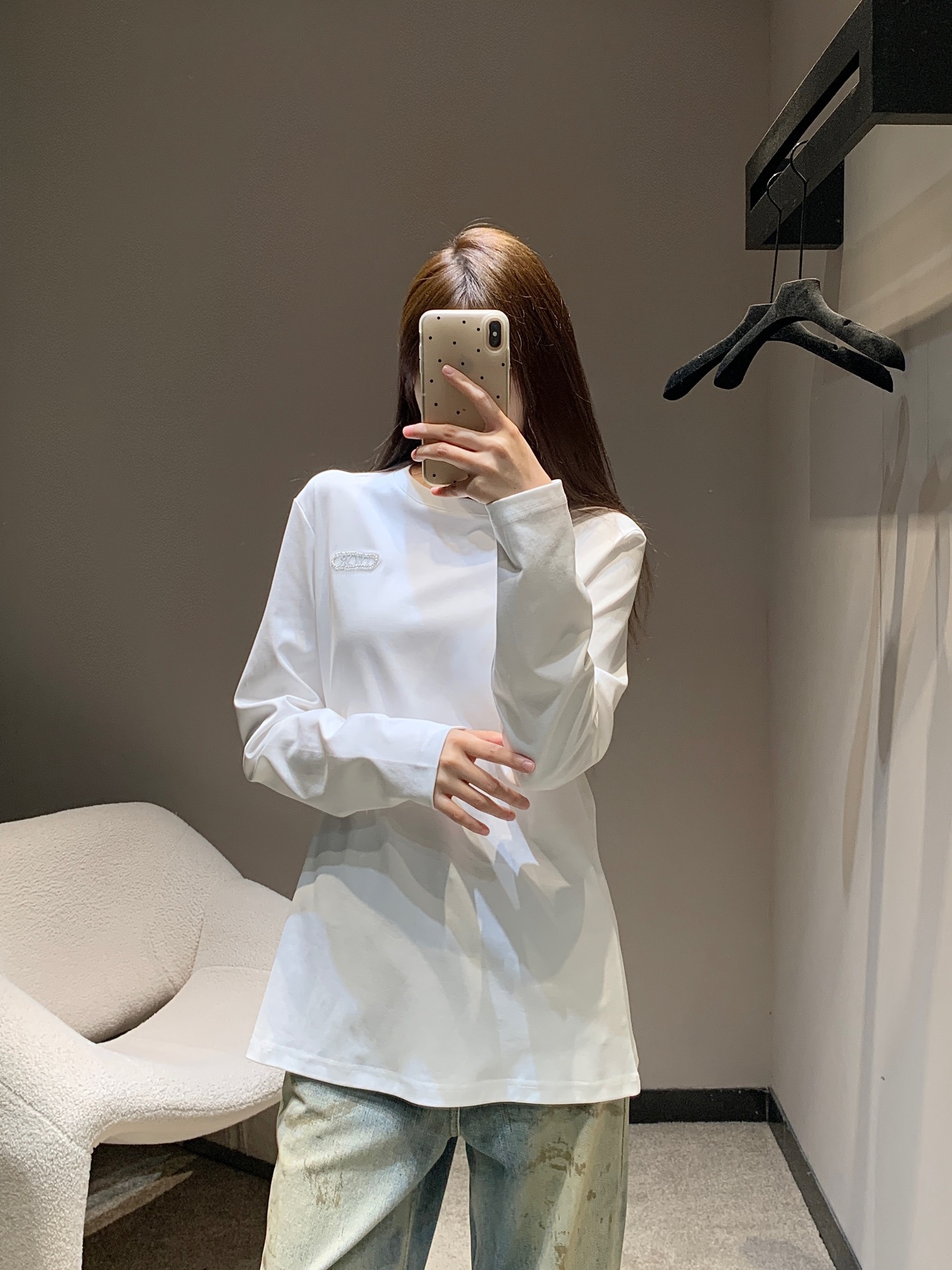 NO:455913,Dio* 25Fw early autumn new style, hand-beaded logo long-sleeved T-shirt丨Exclusive high-end production!  The most versatile and attractive tee is super fashionable no matter how you wear it. The frequency of daily wear is really very high. It is a universal base all year round. The perfect workmanship quality depends on the details. S/M/L is available in stock, dior, tees, t-shirt, alexander wang19860909Dio* 25Fw早秋新款 手工串珠logo长袖T恤丨独家高版出品！最百搭最耐看的tee 怎么穿都超级时髦 日常穿的频率真的非常非常高 一年四季都是万能打底 完美做工品质看细节.现货发售S/M/L,,dior,tees，t-shirt,alexander wang,Women's clothing