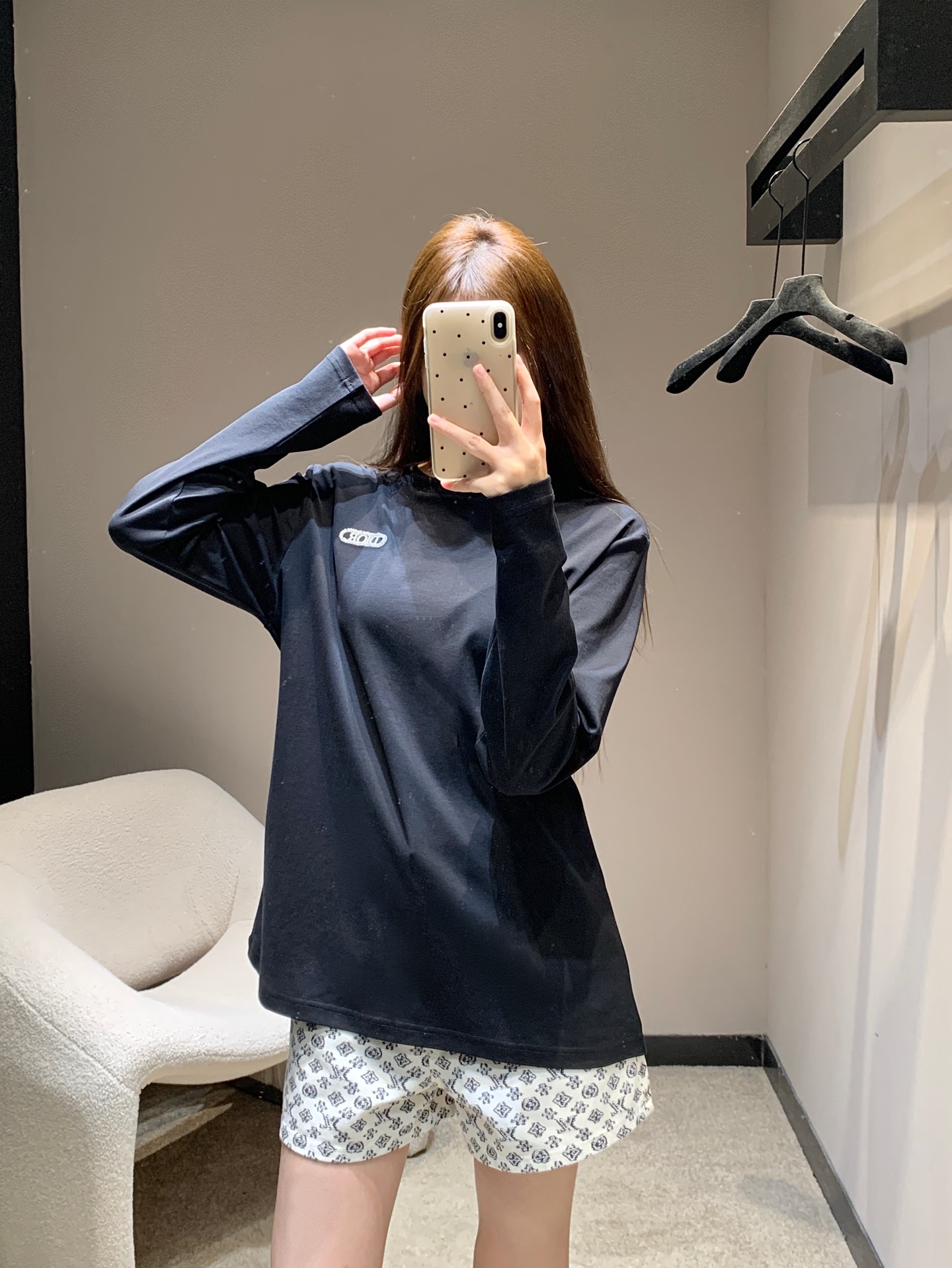 NO:455922,Dio* 25Fw early autumn new style, hand-beaded logo long-sleeved T-shirt丨Exclusive high-end production!  The most versatile and attractive tee is super fashionable no matter how you wear it. The frequency of daily wear is really very high. It is a universal base all year round. The perfect workmanship quality depends on the details. S/M/L is available in stock, dior, tees, t-shirt, alexander wang19860909Dio* 25Fw早秋新款 手工串珠logo长袖T恤丨独家高版出品！最百搭最耐看的tee 怎么穿都超级时髦 日常穿的频率真的非常非常高 一年四季都是万能打底 完美做工品质看细节.现货发售S/M/L,,dior,tees，t-shirt,alexander wang,Women's clothing