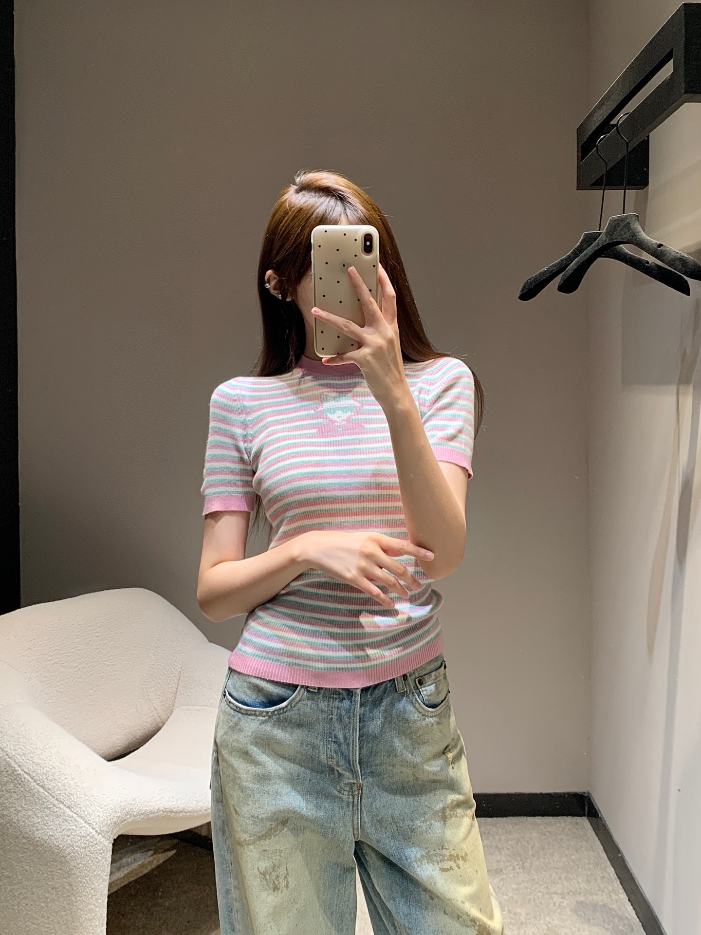 NO:457302,Chane* 25B high-end handicraft workshop series new cartoon jacquard short-sleeved top丨Exclusive yb development!  High-end production!  Macaron color matching has a high saturation, with a sense of high quality ~ the imported woven fabric is super comfortable on the upper body, and the wrapping and breathability are all top-notch. S/M/L is available in stock, chanel, T-shirt, alexander wang19860909Chane* 25B高级手工坊系列新款 卡通提花短袖上衣丨独家yb开发！高版出品！马卡龙色系配色饱和度很高 自带高级感～进口机织面料上身超级舒服 包裹性透气性都是顶级的 ,现货发售S/M/L,,chanel,T-shirt,alexander wang,Women's clothing