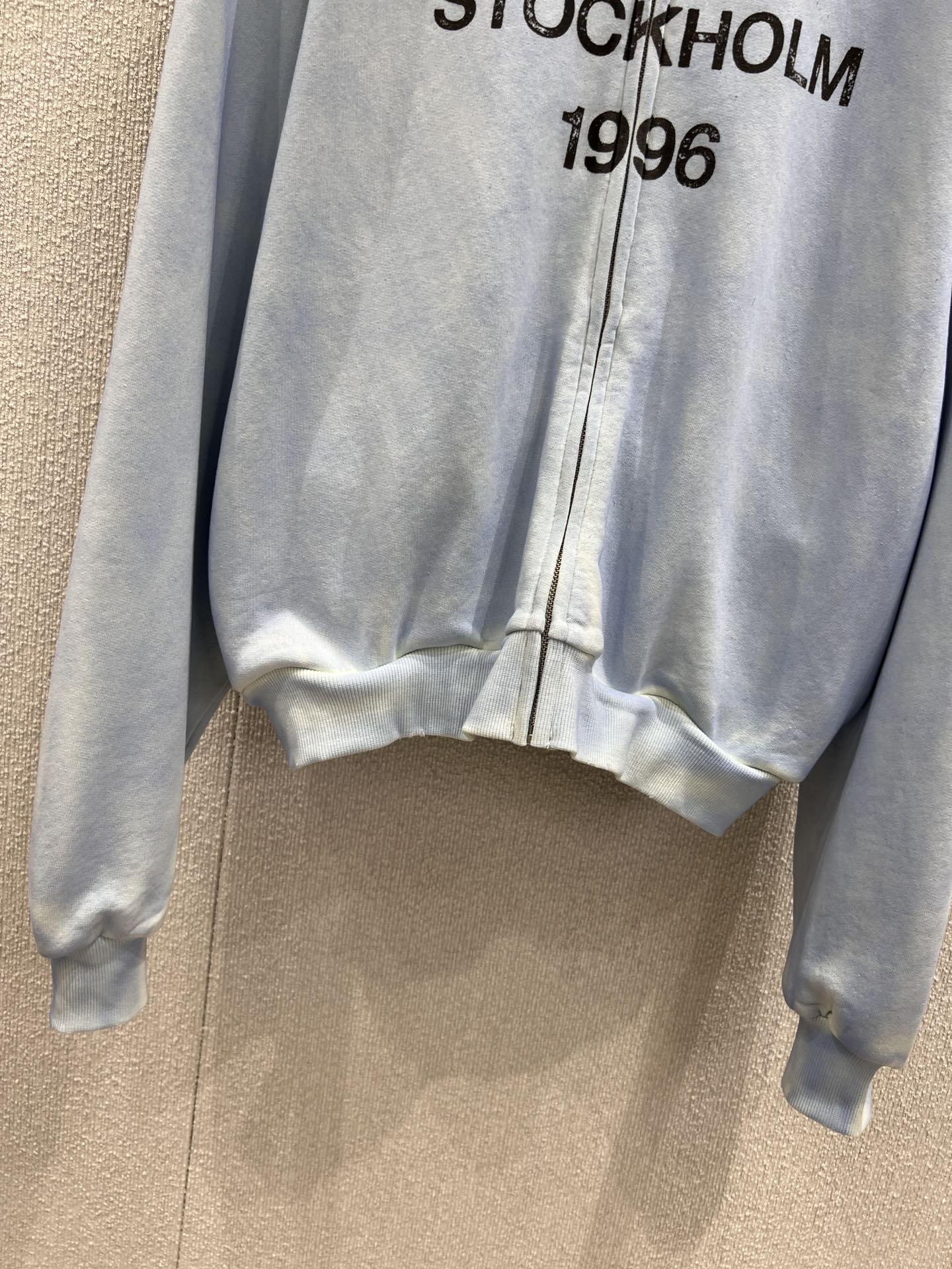 Exclusive 1996 Letter-Printed Coat: Unleaded Style for Every Moment - 图片 6