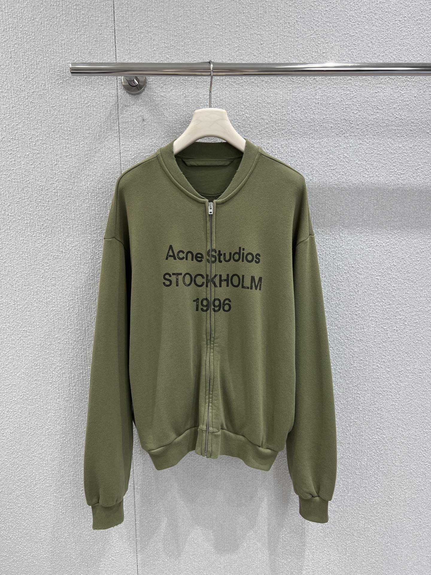 Stylish 1996 Letter-Printed Coat by Acne Studios: Retro Glamour with Unique Comfort - 图片 1