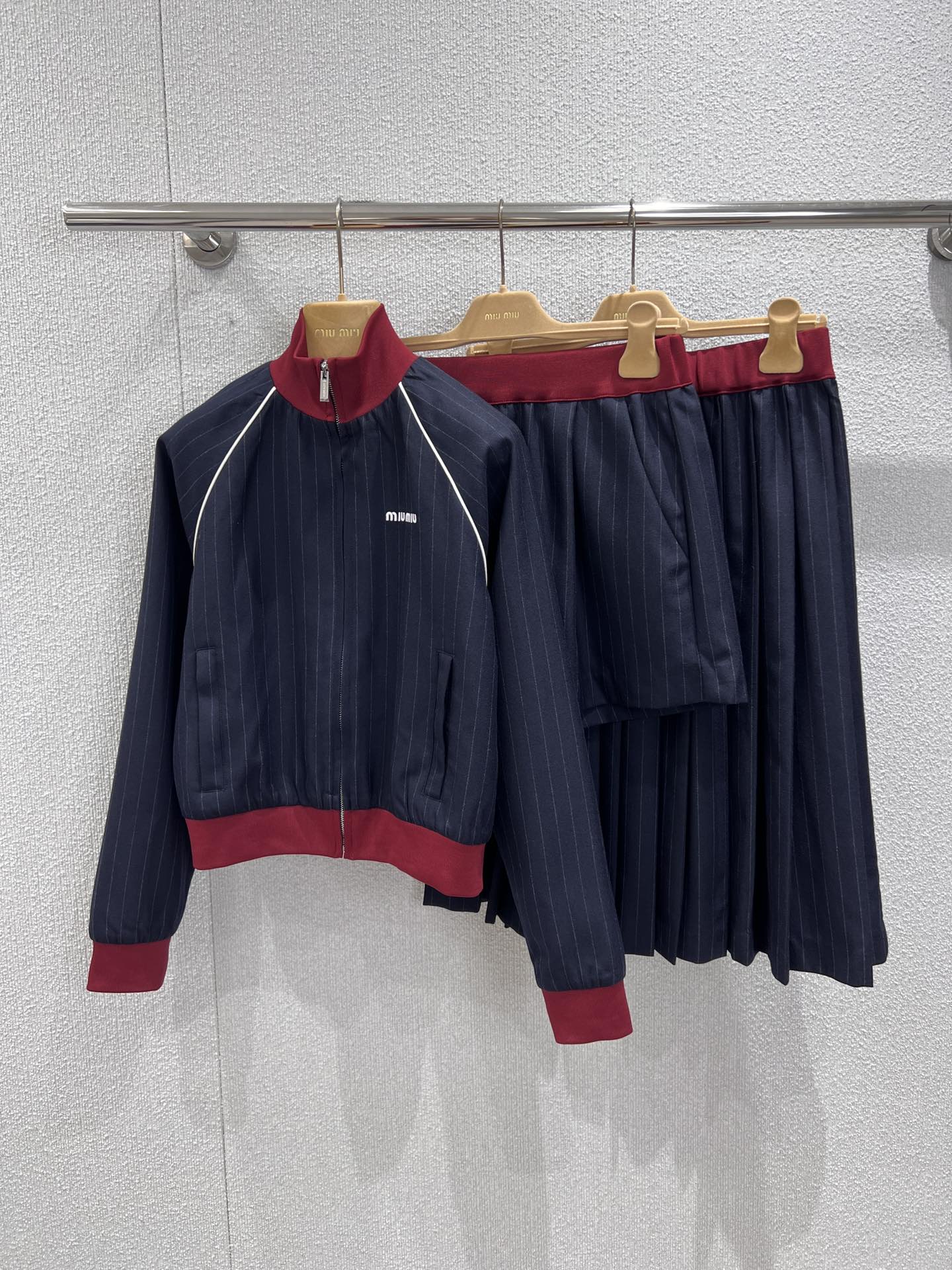 Fashionable Navy Blue Striped Belted Coat with Custom Wool Fabric – Miumi 25FW - 图片 7