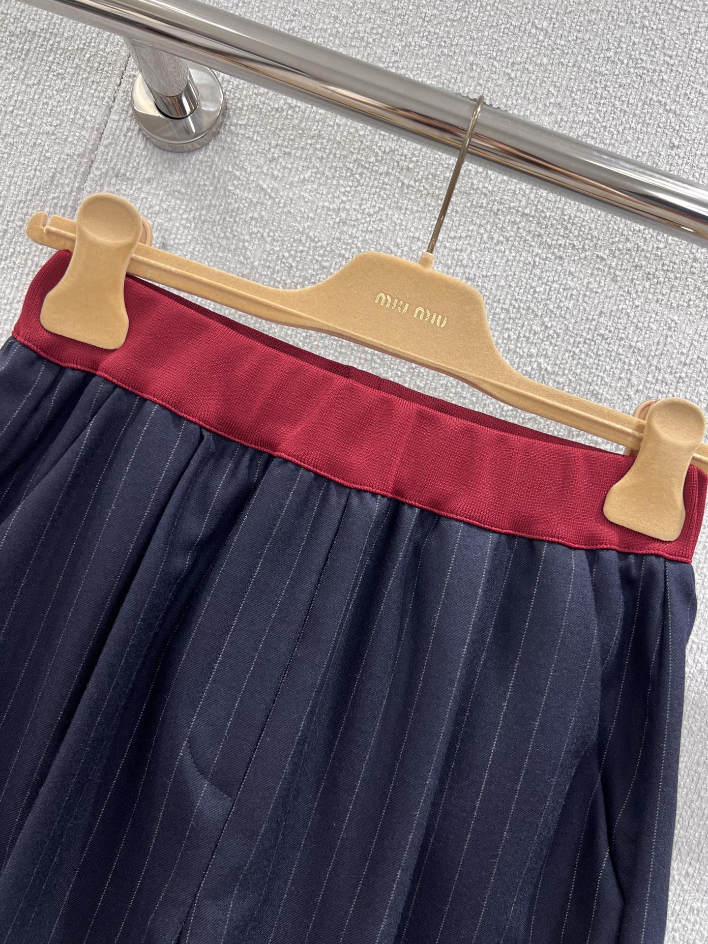 Fashionable Navy Blue Striped Belted Coat with Custom Wool Fabric – Miumi 25FW - 图片 3