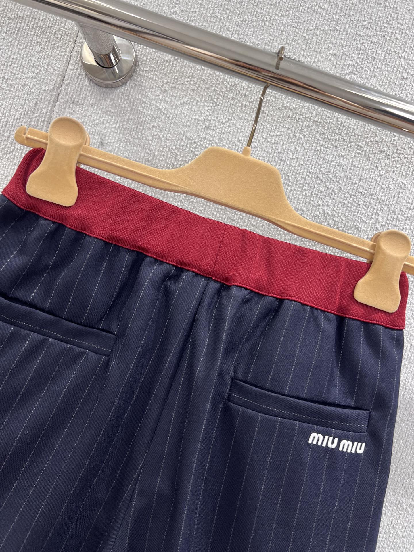 Fashionable Navy Blue Striped Belted Coat with Custom Wool Fabric – Miumi 25FW - 图片 4