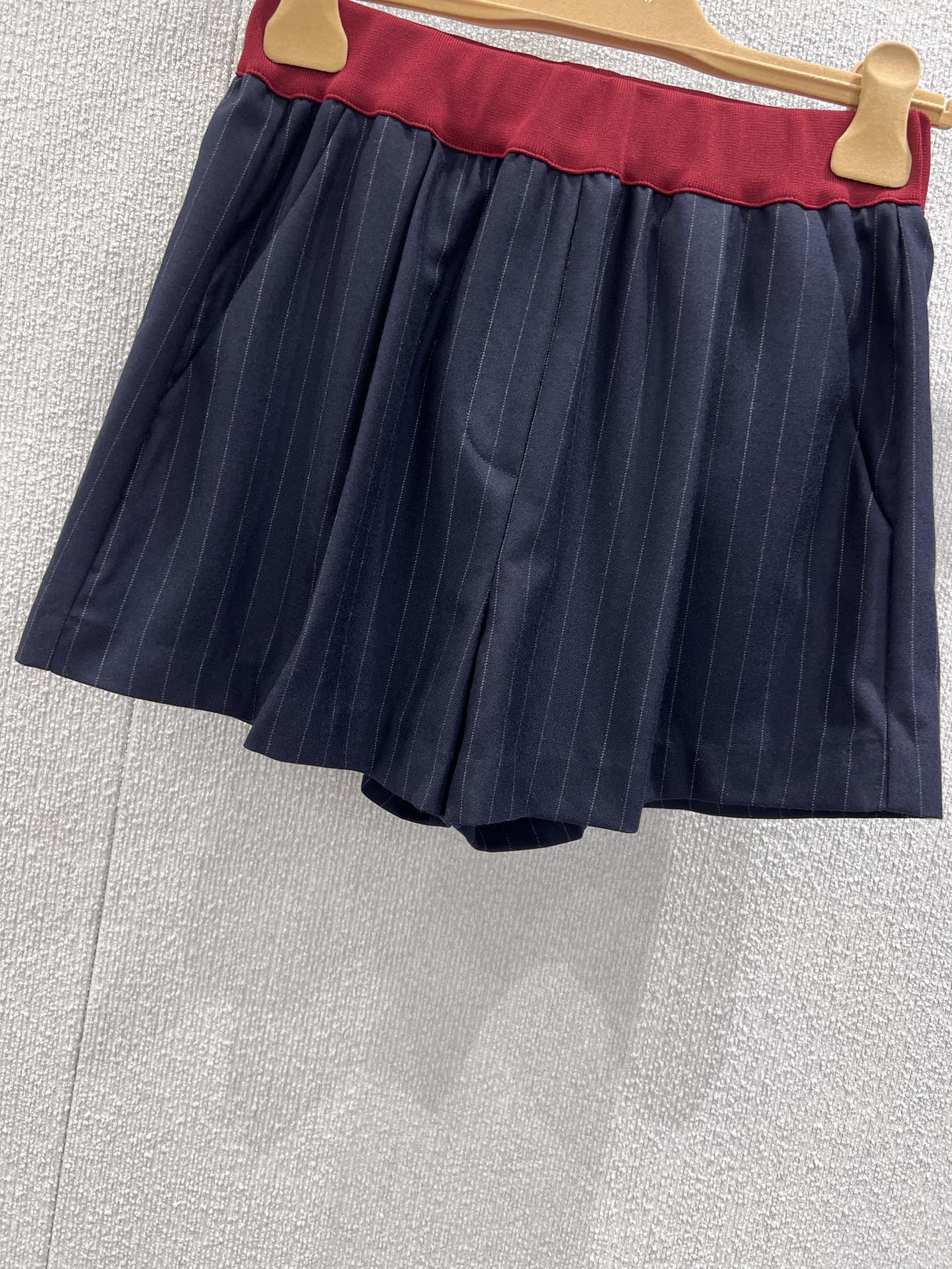 Fashionable Navy Blue Striped Belted Coat with Custom Wool Fabric – Miumi 25FW - 图片 6