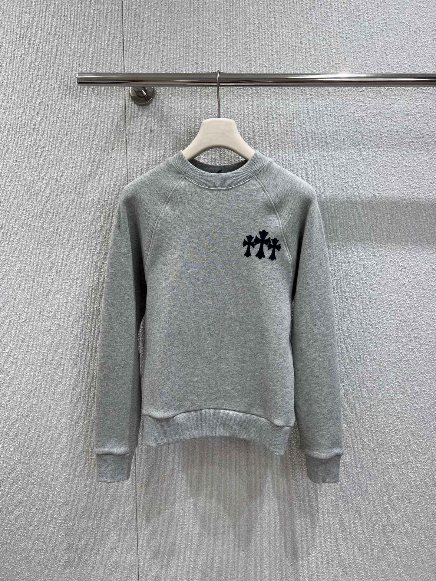 “High-Quality Replacement Female Package with Crucifix Embroidery and Coordinated Style Details” - 图片 1