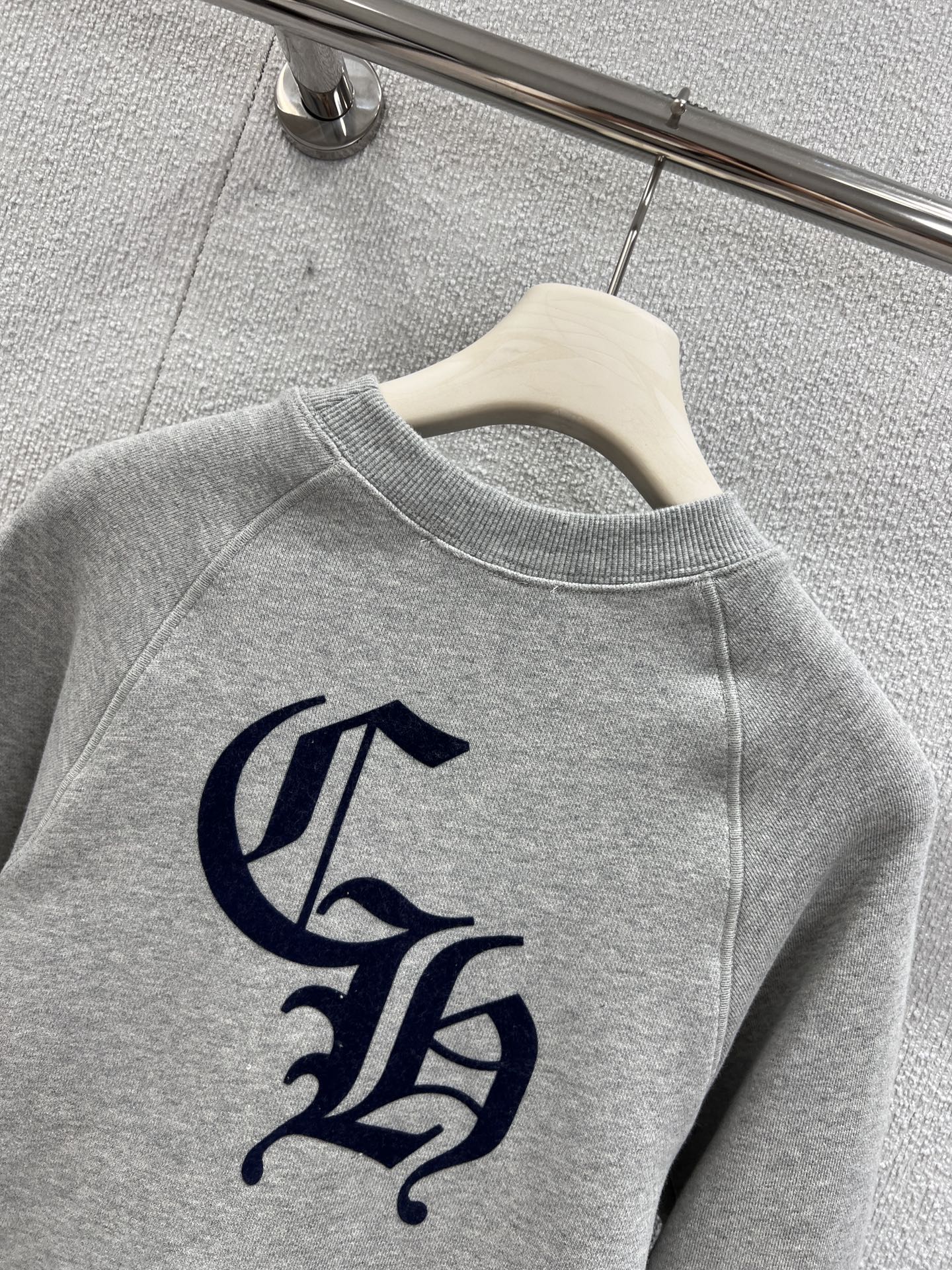 “High-Quality Replacement Female Package with Crucifix Embroidery and Coordinated Style Details” - 图片 4