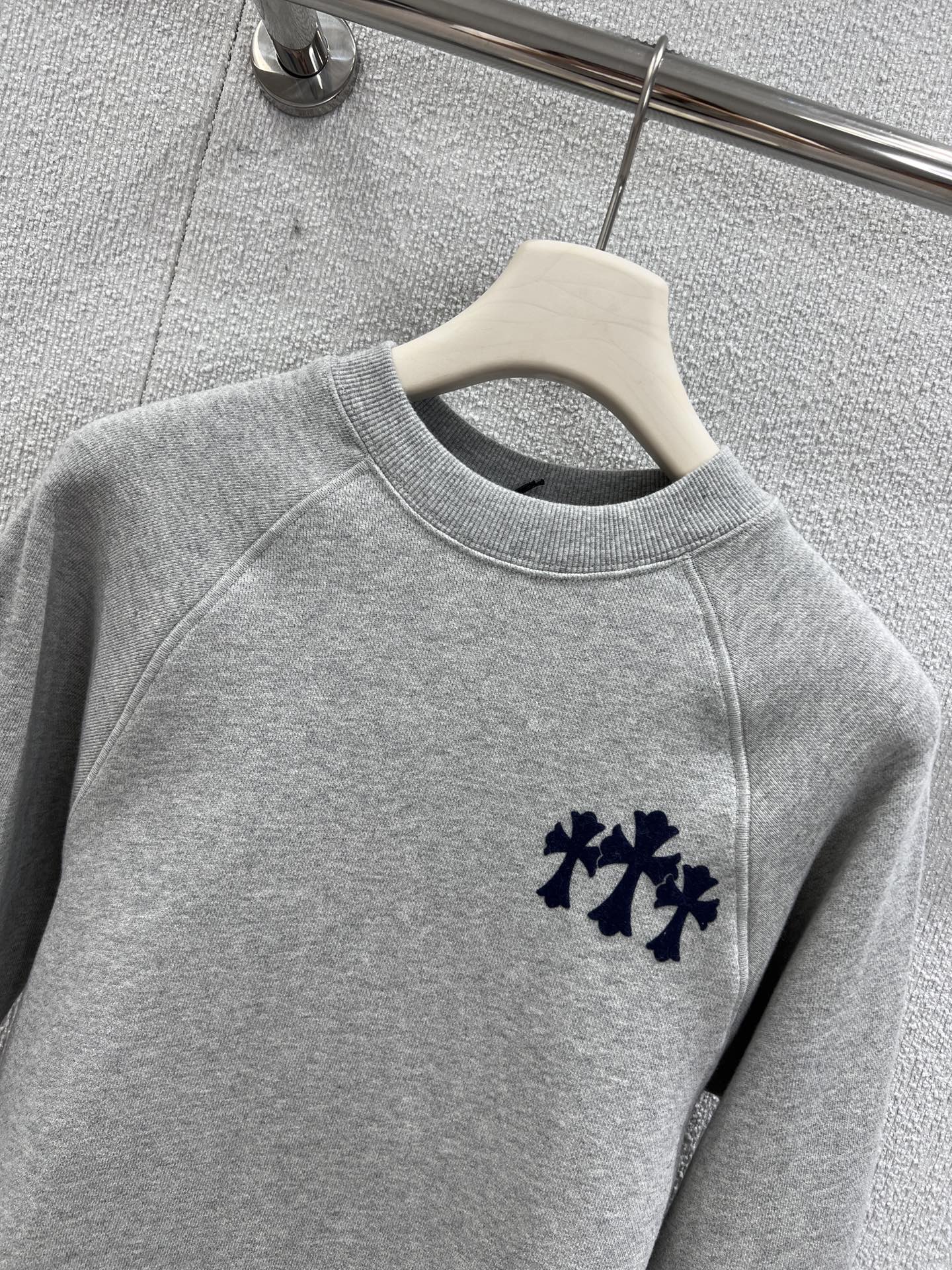 “High-Quality Replacement Female Package with Crucifix Embroidery and Coordinated Style Details” - 图片 3
