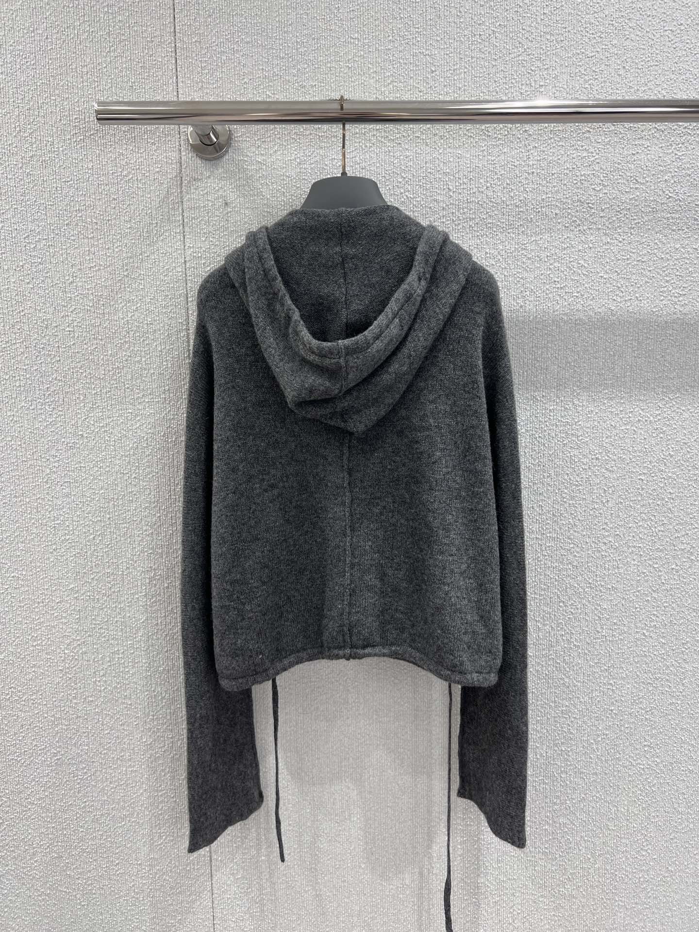 Dior Early Autumn New Embroidered Knit Cardigan - Comfortable & Stylish 4 i1754112376 3601 4
