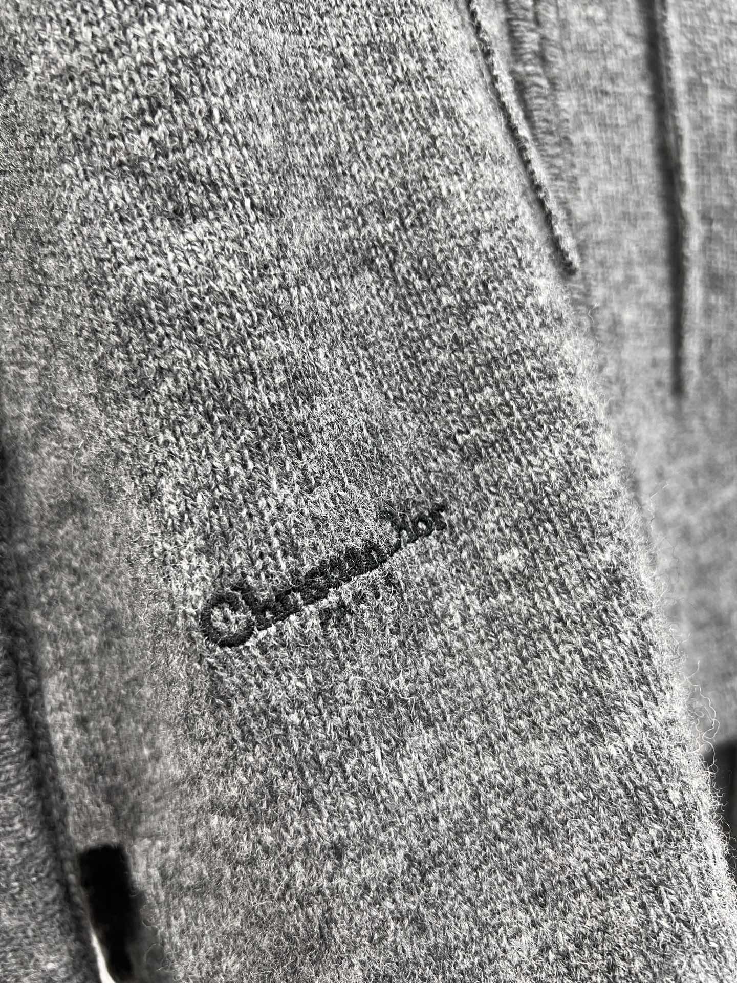 Dior Early Autumn New Embroidered Knit Cardigan - Comfortable & Stylish 7 i1754112376 7210 7