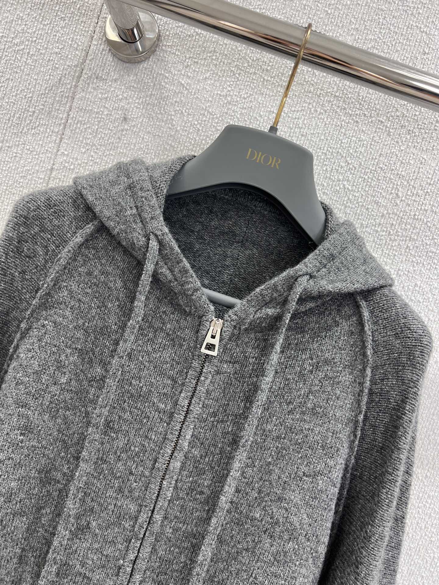 Dior Early Autumn New Embroidered Knit Cardigan - Comfortable & Stylish 5 i1754112376 8075 6