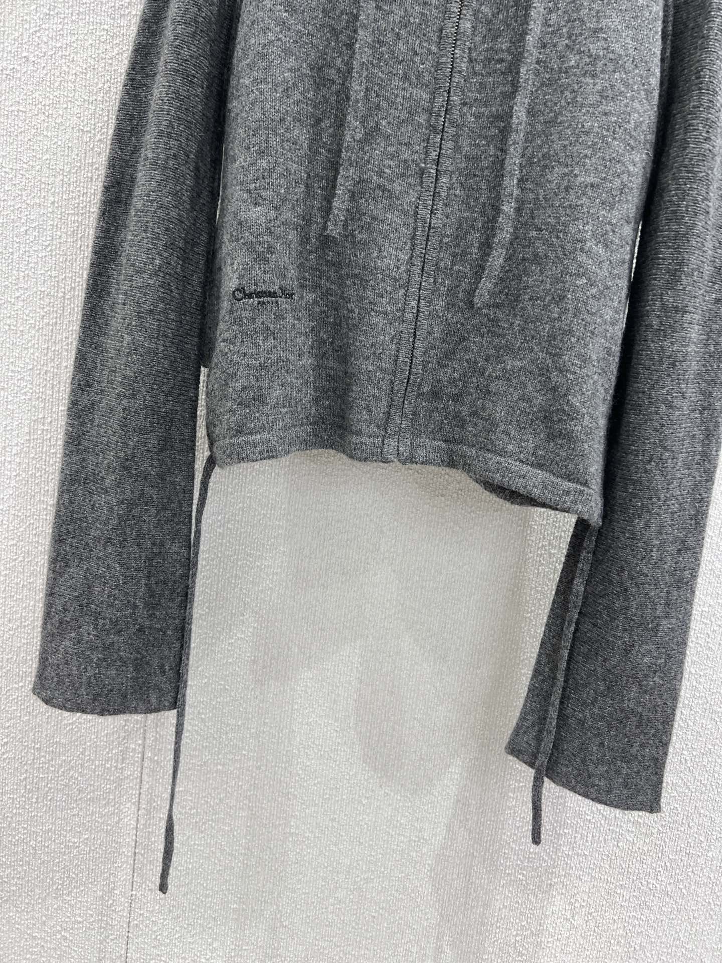 Dior Early Autumn New Embroidered Knit Cardigan - Comfortable & Stylish 8 i1754112376 847 1