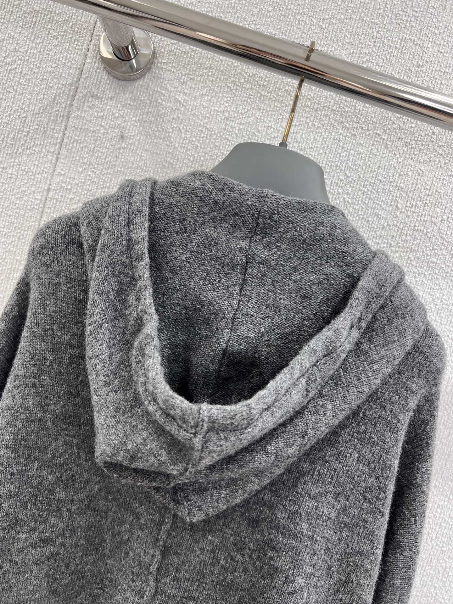 Dior Early Autumn New Embroidered Knit Cardigan - Comfortable & Stylish 6 i1754112376 9806 3