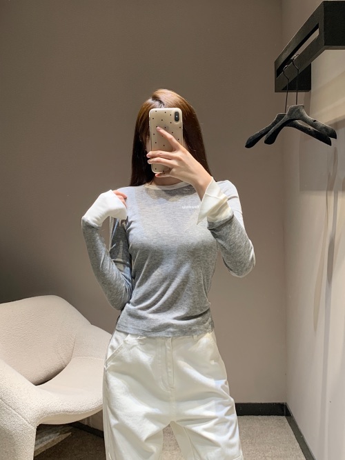 Miu Miu Women's Long Sleeve T-Shirt Letter Embroidery Contrast Color Edge 1 Miu Miu Women's Long Sleeve T-Shirt Letter Embroidery Contrast Color Edge