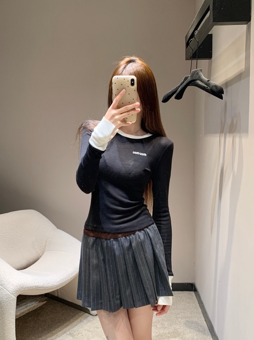 Miu Miu Long Sleeve T-Shirt with Embroidered Logo and Contrasting Trim 1 Miu Miu Long Sleeve T-Shirt with Embroidered Logo and Contrasting Trim