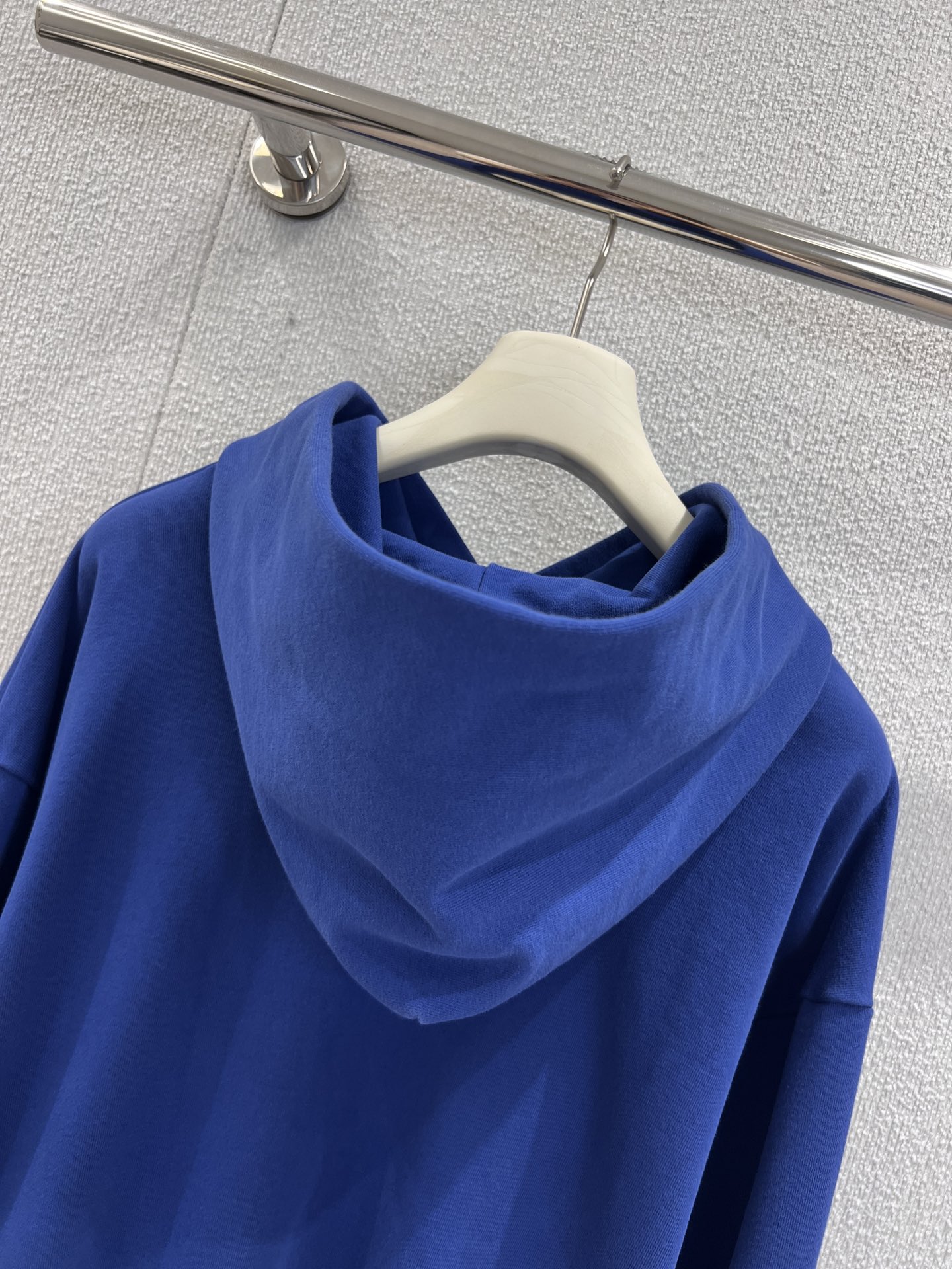 “Stylish Women’s Fall Coat in Cline Blue: Fashionable and Versatile Outerwear for Autumn Season” - 图片 4