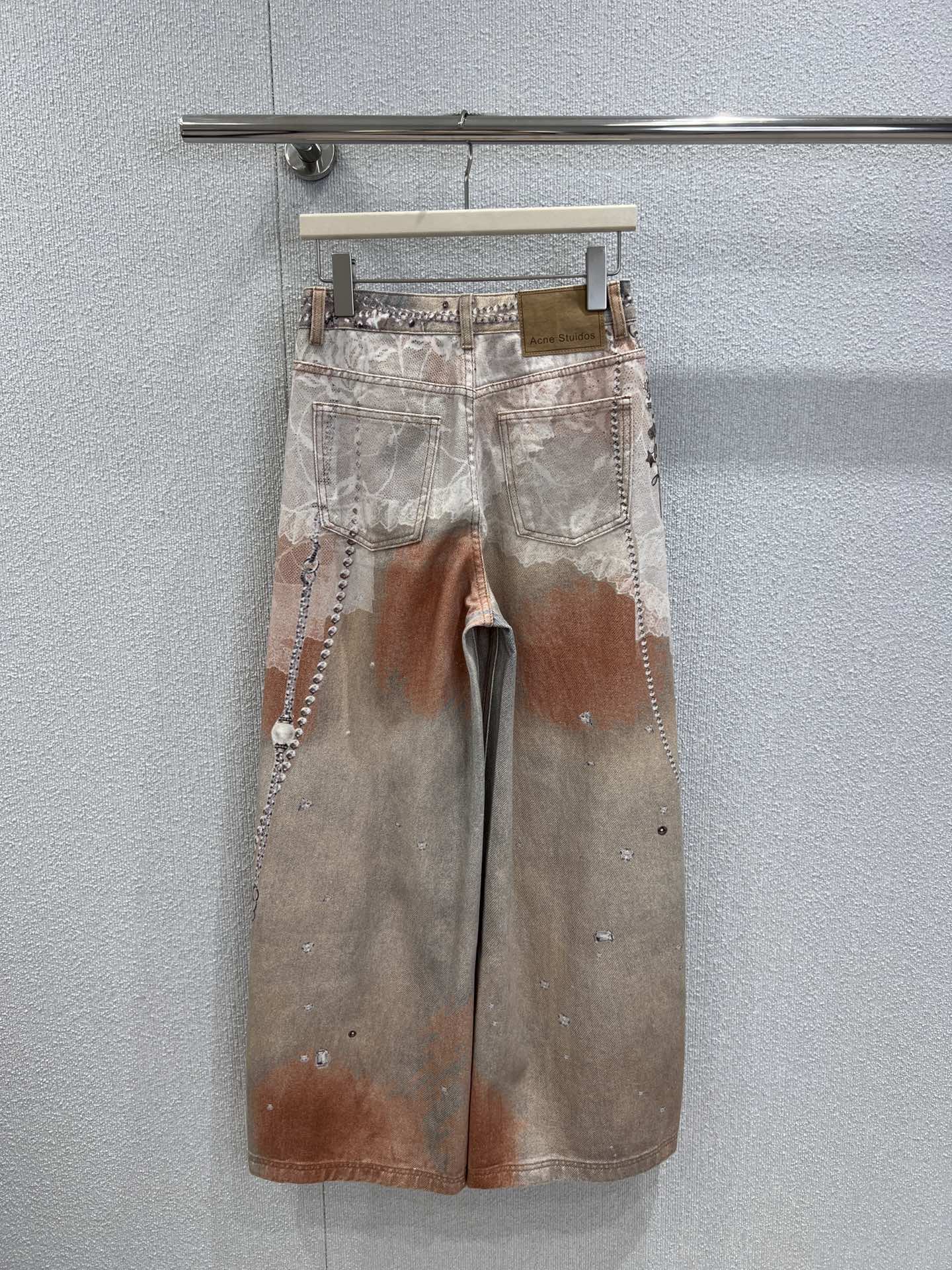 “Acne Studios 25FW Women’s Fashion: 3D Prints, Loose Legs, Front Buttons, Gender-Neutral Style” - 图片 2