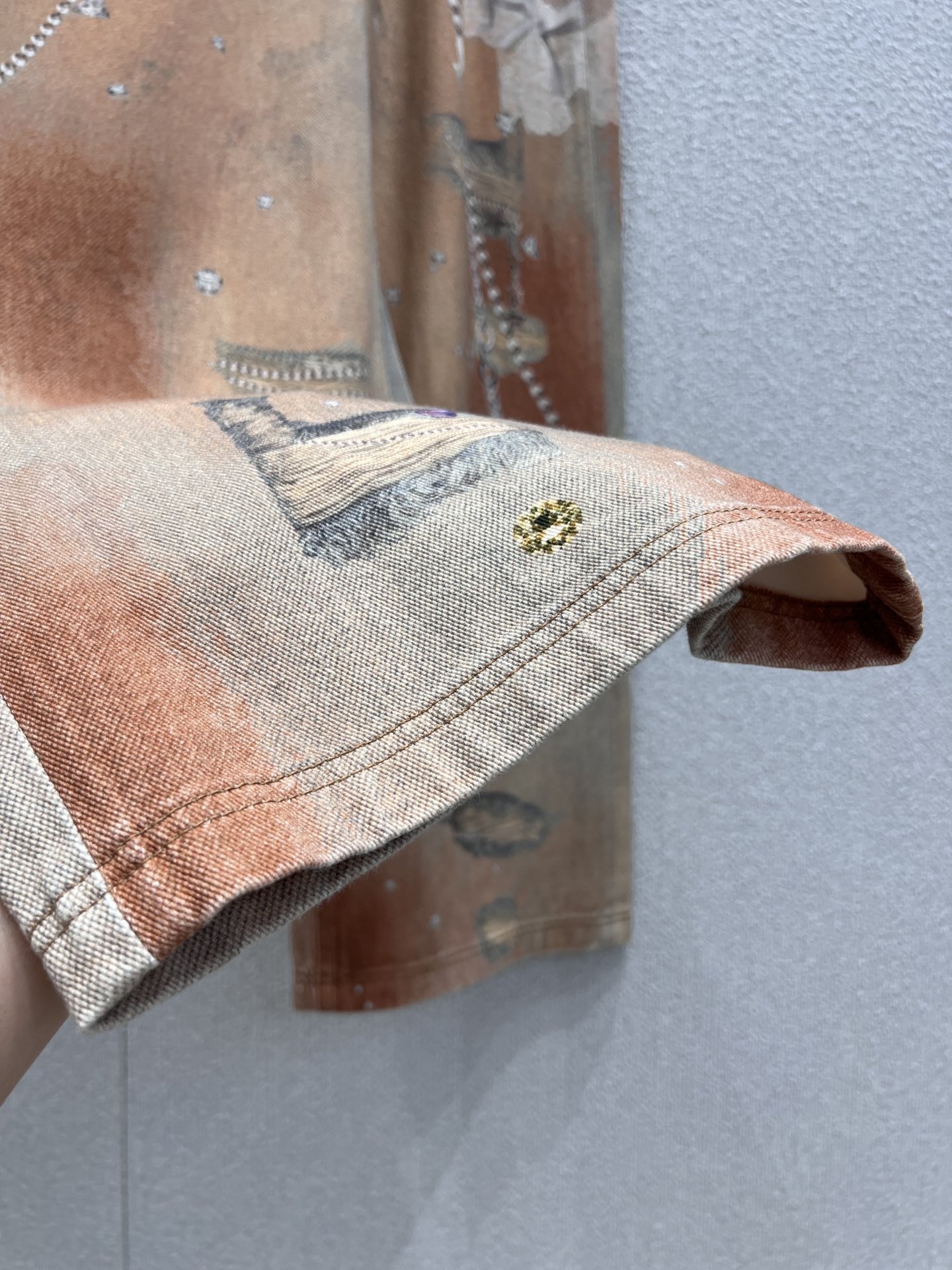 “Acne Studios 25FW Women’s Fashion: 3D Prints, Loose Legs, Front Buttons, Gender-Neutral Style” - 图片 7