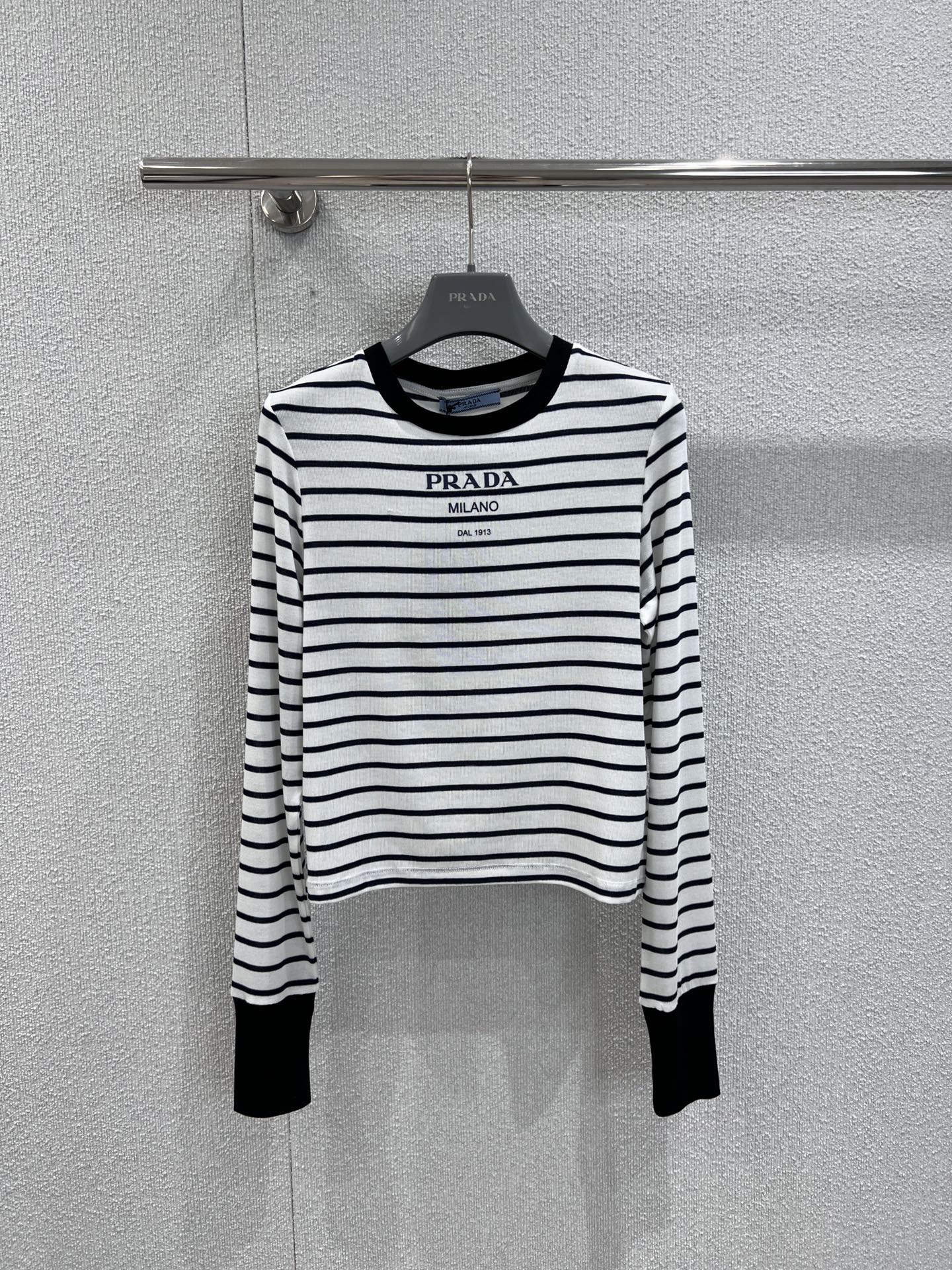 Title: Prad 25Fw New Morning & Autumn Collection: Comfortable Cloud Series in Classic Colors, Available in S/M/L. - 图片 1
