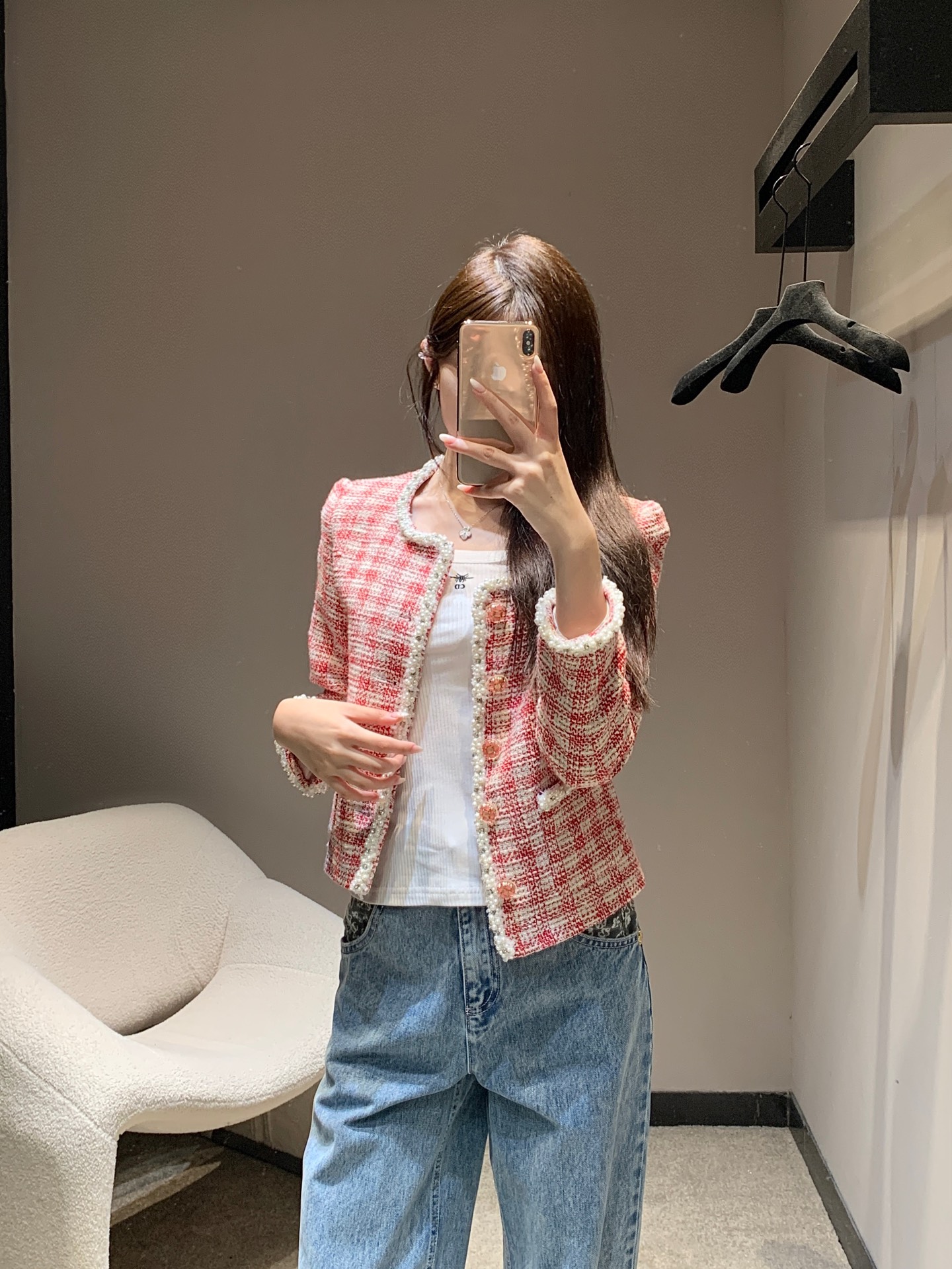 NO:464529,Chane* 25FW early autumn new style, hand-sewn stud bead-edged plaid thick flower jacket丨Exclusive high-end production!  A luxurious coat that must be bought in an early autumn wardrobe!  The atmosphere is full of early autumn!  The upper body is a perfect color matching for Korean drama chaebols. The exquisite details make people love fashionistas must have customized fabrics and texture!  S/M/L, Chanel, Jackets & coats,alexander wang19860909Chane* 25FW早秋新款 手缝钉珠边格子粗花尼外套丨独家高版出品！早秋衣柜必入的贵气十足千金外套！早秋氛围感满满！上身就是妥妥的韩剧财阀千金配色 满满精致的细节让人爱不释手时髦精们都必备定制面料 质感扛扛的！现货发售S/M/L,,chanel,jackets & coats,alexander wang,Women's clothing