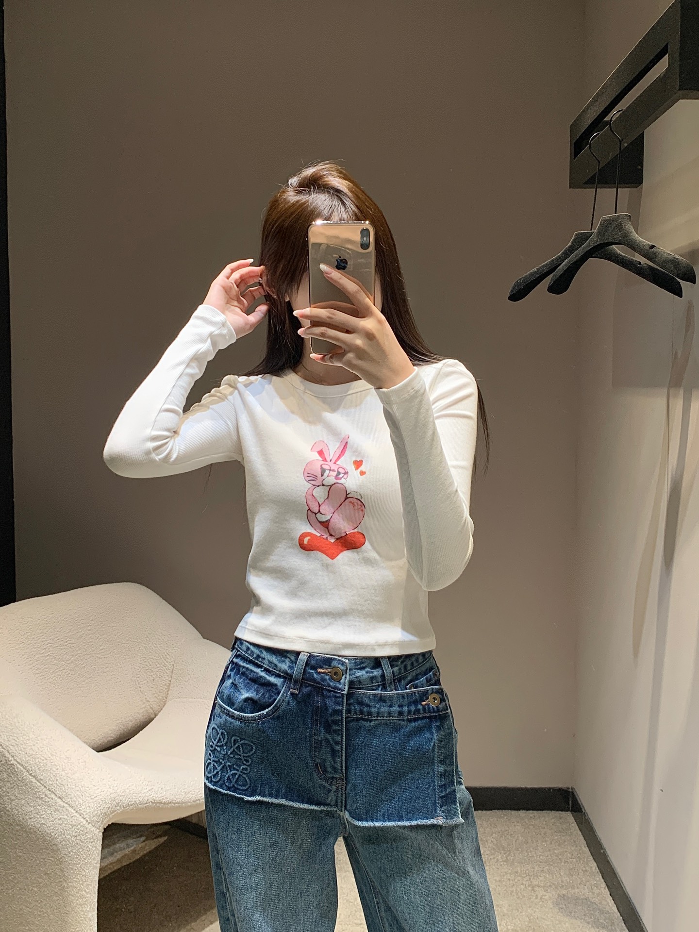 NO:466340,CARNE BOLL*NTE 25Fw early autumn new style Love rabbit high waist long sleeve T-shirt | Exclusive yb development!  High-end production!  The refreshing and fashionable tee is so beautiful, full of girlishness, a slim and short style, with a sexy waist on the upper body, paired with high-waisted wide-leg pants or short skirt, it is simply beautiful!  Easy to wear to the casual and lazy feeling of INS blogger~ Customized fabrics are super comfortable!  Such a T-shirt is something that everyone has!  Classic white is YYDS in combination!  It’s a perfect American hot girl if you match it casually!  S/M/L, skirts, tees, t-shirt, alexander wang19860909CARNE BOLL*NTE 25Fw早秋新款 爱心兔高腰长袖T恤丨独家yb开发！高版出品！清爽又时髦的tee也太好看啦 满满的少女感十足 修身短款的版型 上身露出性感的小蛮腰 搭配高腰阔腿裤或短裙 简直美炸了！轻松穿出INS博主那种随意慵懒感～定制面料 质感超级舒适！这样的T恤就是人手一件的存在！经典白色在搭配上就是YYDS！随意搭配就是妥妥的美式辣妹！现货发售S/M/L,,skirts,tees，t-shirt,alexander wang,Women's clothing