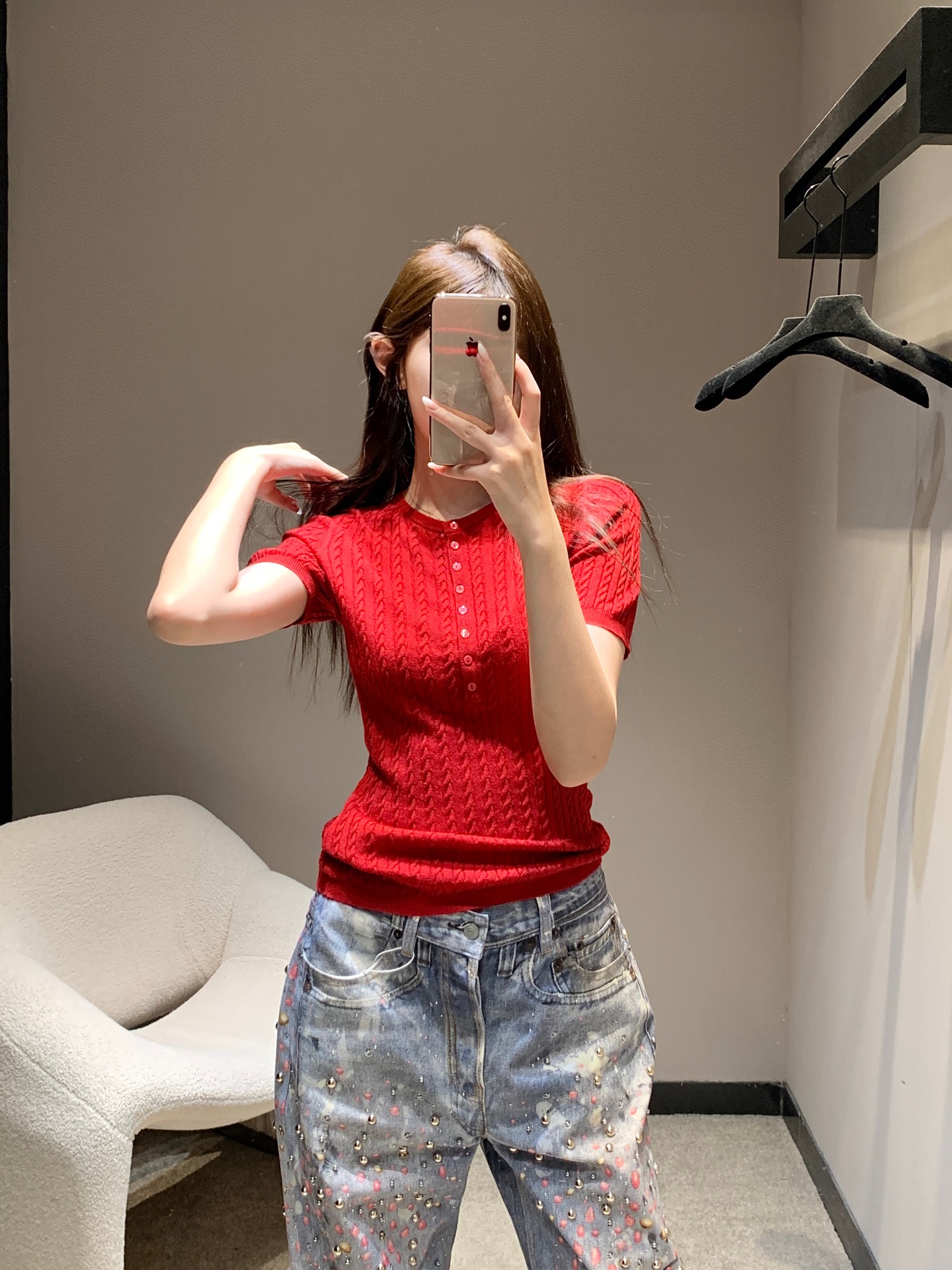 NO:474166,Niche designer brand 25Fw early autumn new style classic twist knitted short-sleeved top丨Exclusive high-end production!  A simple and practical top that is yet elegant!  This is a classic series that looks good and never out of date!  The right length can be used to control any body shape. It can be matched with any lower body, a truly versatile item!  Pair it with work clothes jeans or skirts to easily create a good body proportion ~ anyone must have one!  S/M/L, skirts, jeans, T-shirt, alexander wang19860909小众设计师品牌 25Fw早秋新款 经典麻花针织短袖上衣丨独家高版出品！简约实穿又不失高级感的上衣来啦！这款真的是谁穿谁好看又永不过时的经典系列！恰到好处的长度无论什么身材都能驾驭 任何下半身都能搭配,真正的百搭单品！搭配工装牛仔裤或半裙 轻松穿出好的身材比例～谁都必须来一件！现货发售S/M/L,,skirts,jeans,T-shirt,alexander wang,Women's clothing