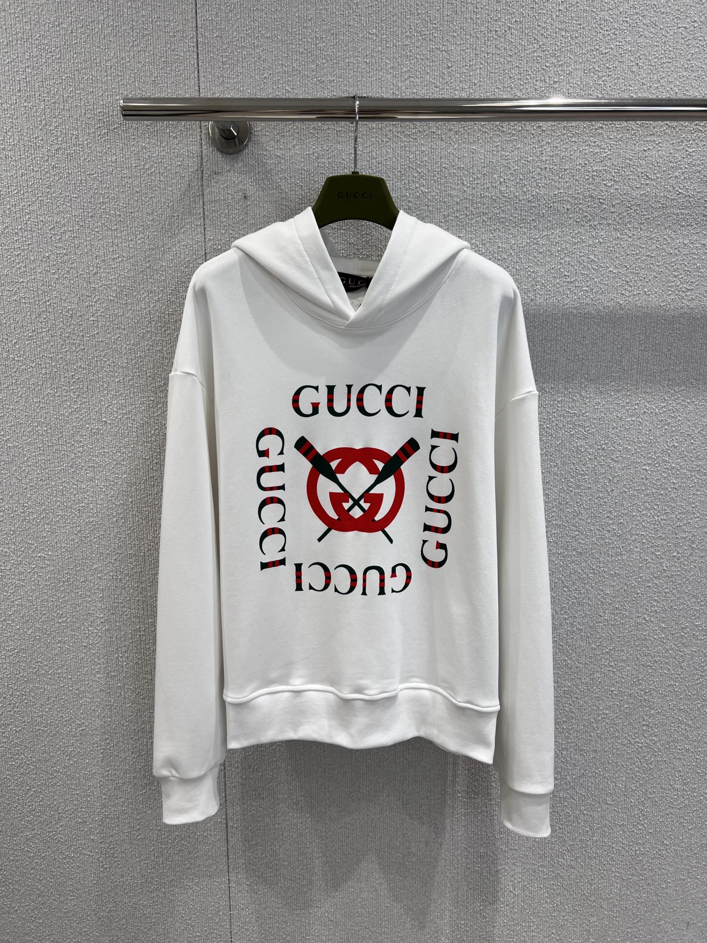 NO:478834,Supports replacement of Gucc* 25Fw autumn and winter new style, letter printed hooded sweatshirt丨Exclusive yb development!  High-end production!  The chest is decorated with all-round three-dimensional letters, and the middle is decorated with red and black baseball elements. The brand's high-end feel is straight. The overall style is low-key and textured. The outfit is casual and fashionable. It is suitable for daily commuting and traveling. S/M/L real-life details pictures are available in stock, gucci, hoodie, sweatshirts, hats, alexander wang19860909支持换款Gucc* 25Fw秋冬新款 字母印花连帽卫衣丨独家yb开发！高版出品！胸前点缀全方位立体字母装饰 中间点缀红黑棒球元素 品牌高级感立显 整体风格低调不失质感 穿搭休闲时髦 通勤日常出行都适配 现货发售S/M/L实拍细节图,,gucci,hoodie,sweatshirts,hats,alexander wang,Women's clothing