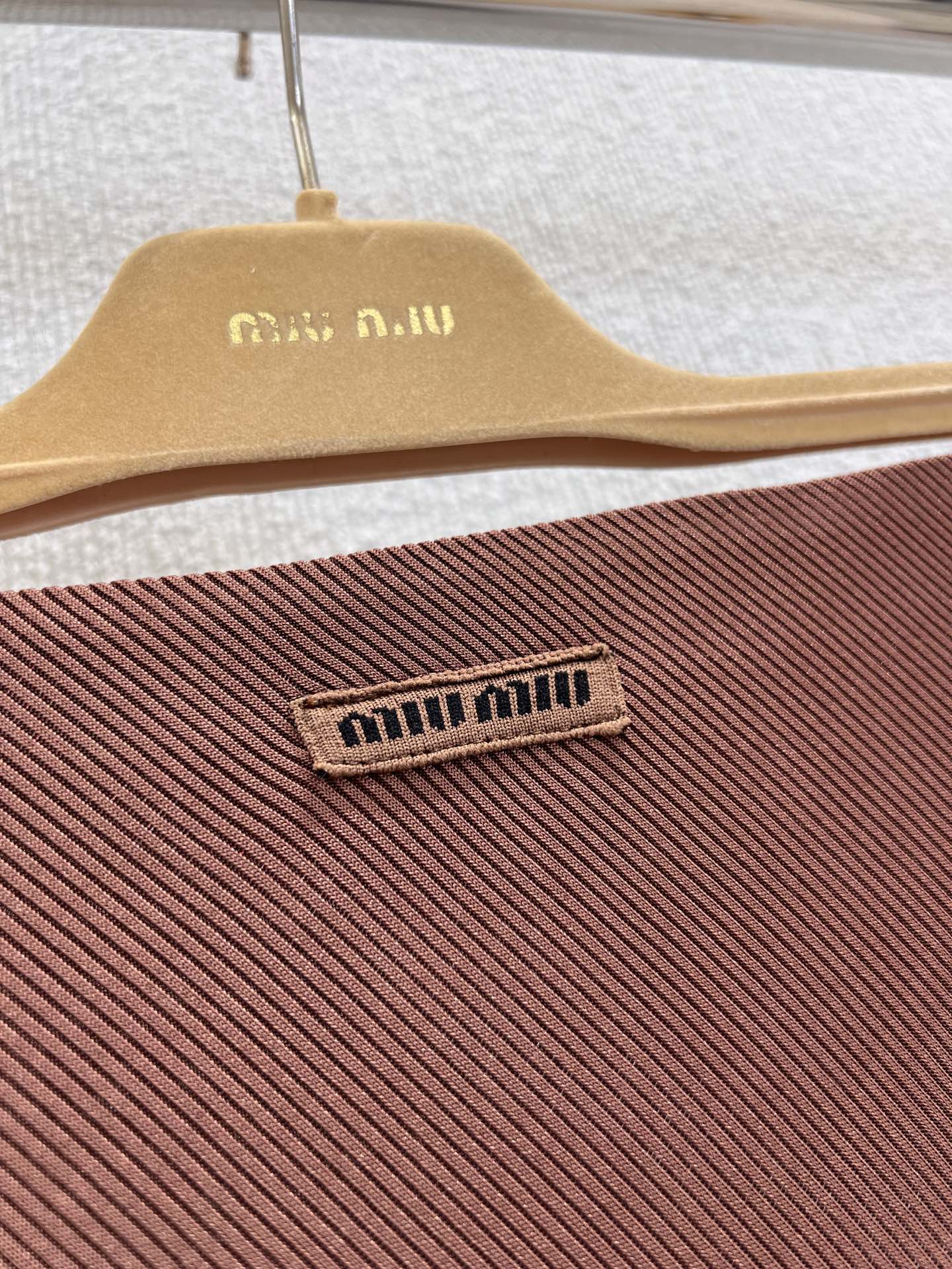 Miu Miu Caramel Brown Knit Midi Skirt - Elegant Early Autumn Style 6 i1758342962 2737 3