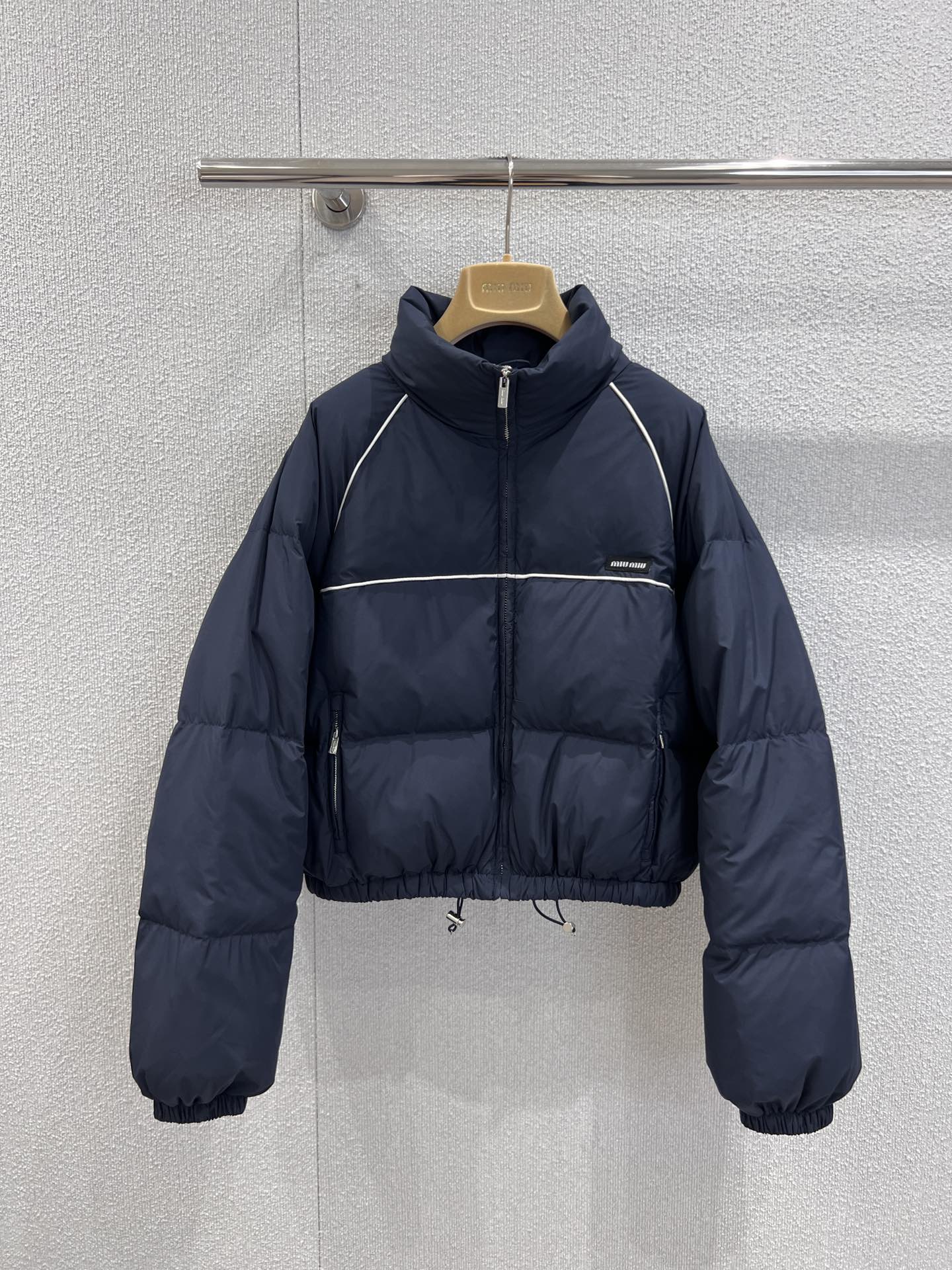 Miu Miu Goose Down Padded Jacket, Autumn Winter New, Slim Fit 2 i1759464979 9147 7