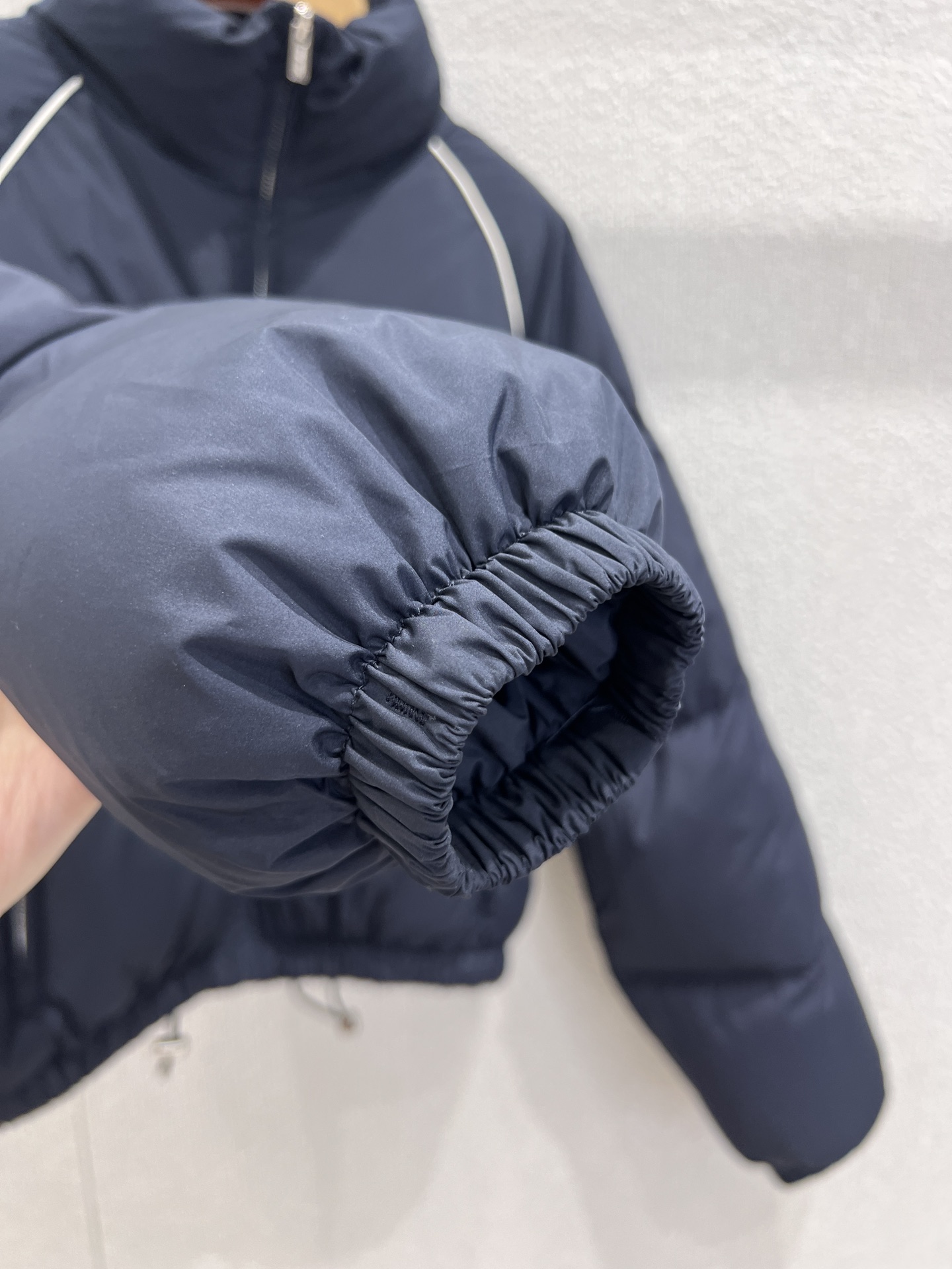Miu Miu Goose Down Padded Jacket, Autumn Winter New, Slim Fit 9 i1759464979 9953 5