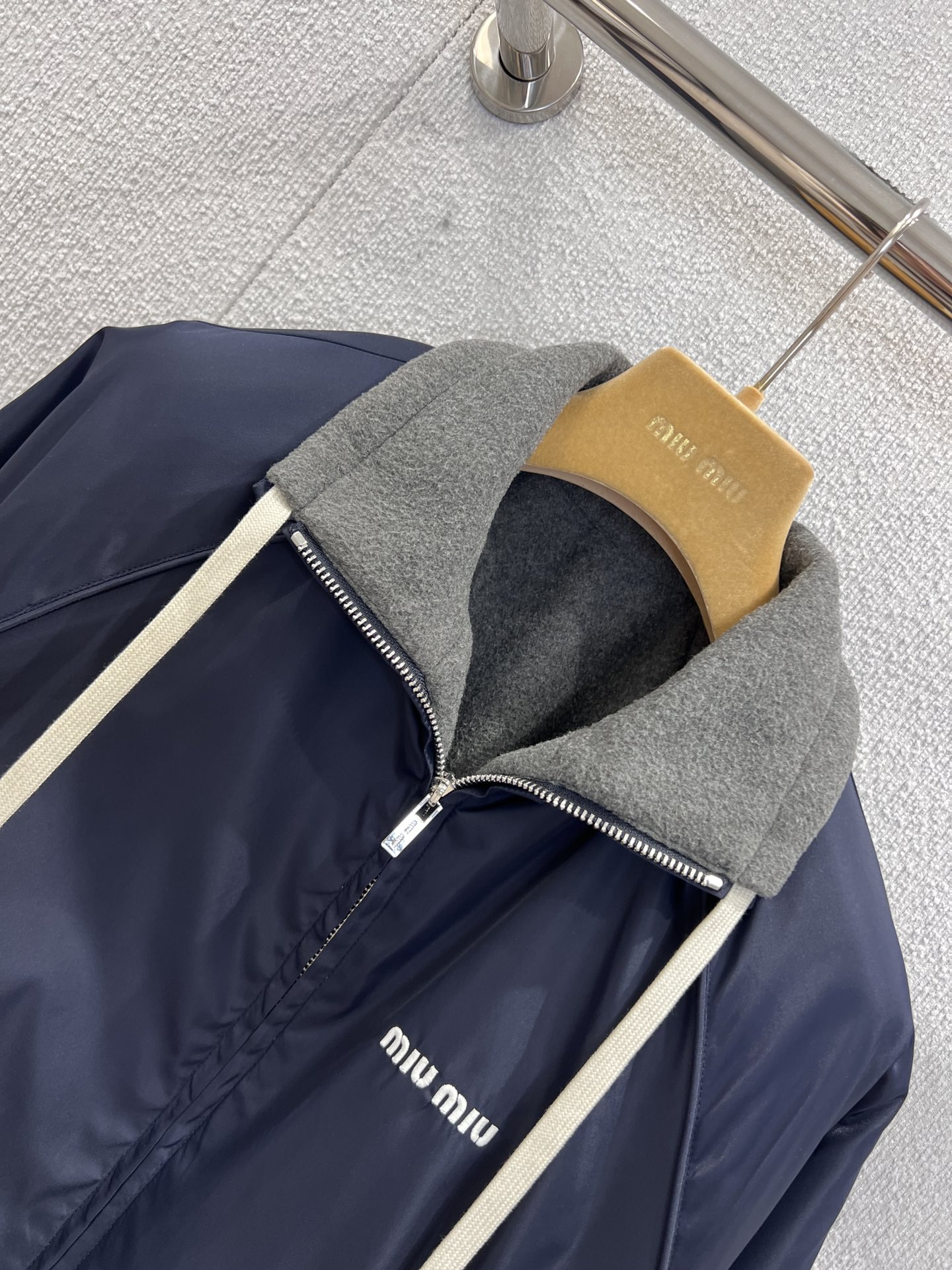 Miu Miu Reversible Embroidered Jacket: Versatile & Stylish Outerwear 4 i1761364714 4010 5