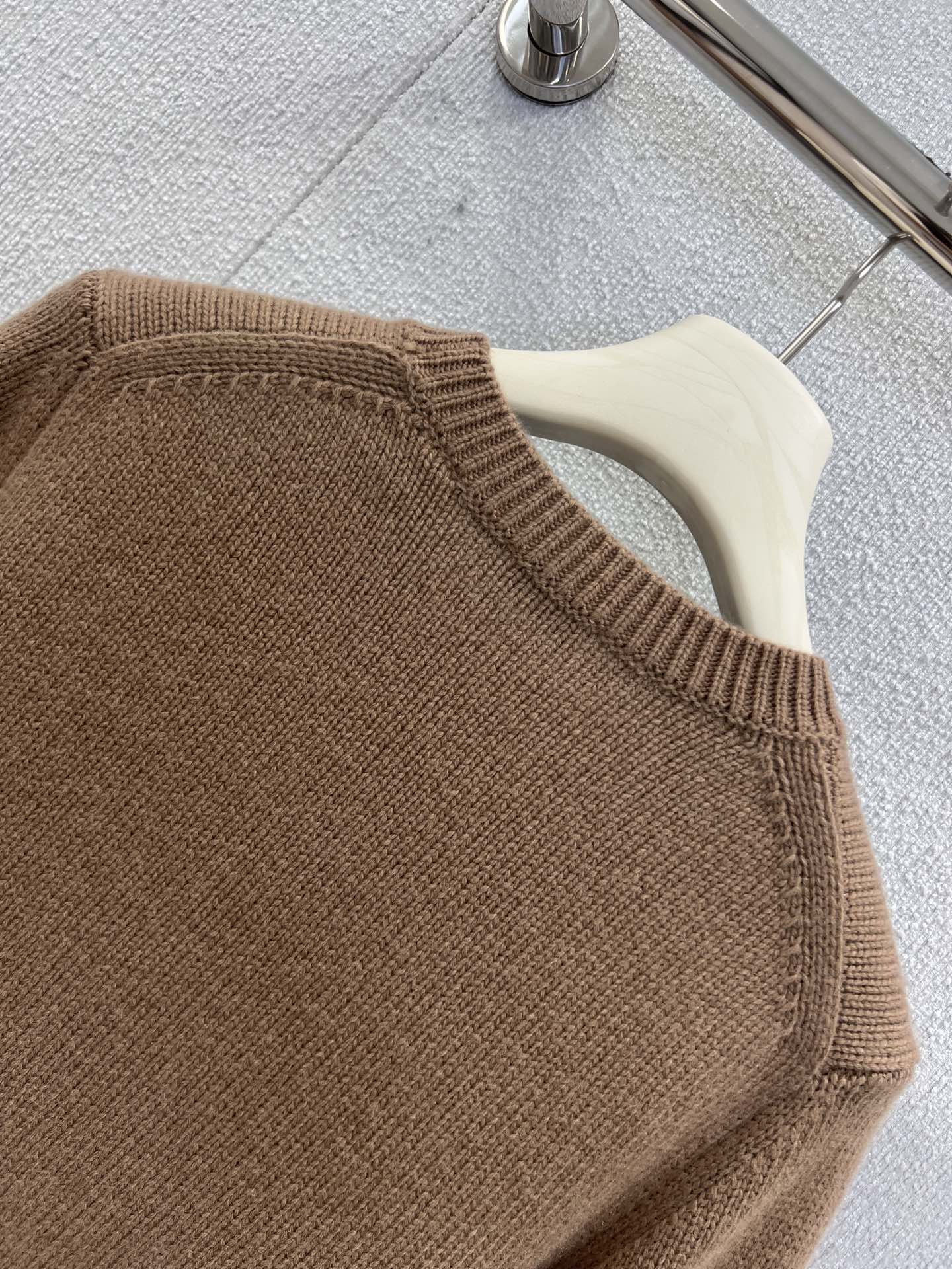 Burberry Wool-Cashmere Knit Sweater with Equestrian Knight Emblem 5 i1761374476 5396 3