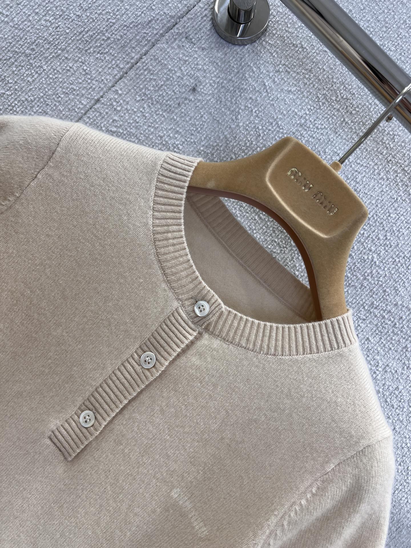 Miu Miu 26Ss Women's Cashmere Knit Short Sleeve Top 4 i1761539966 5015 7