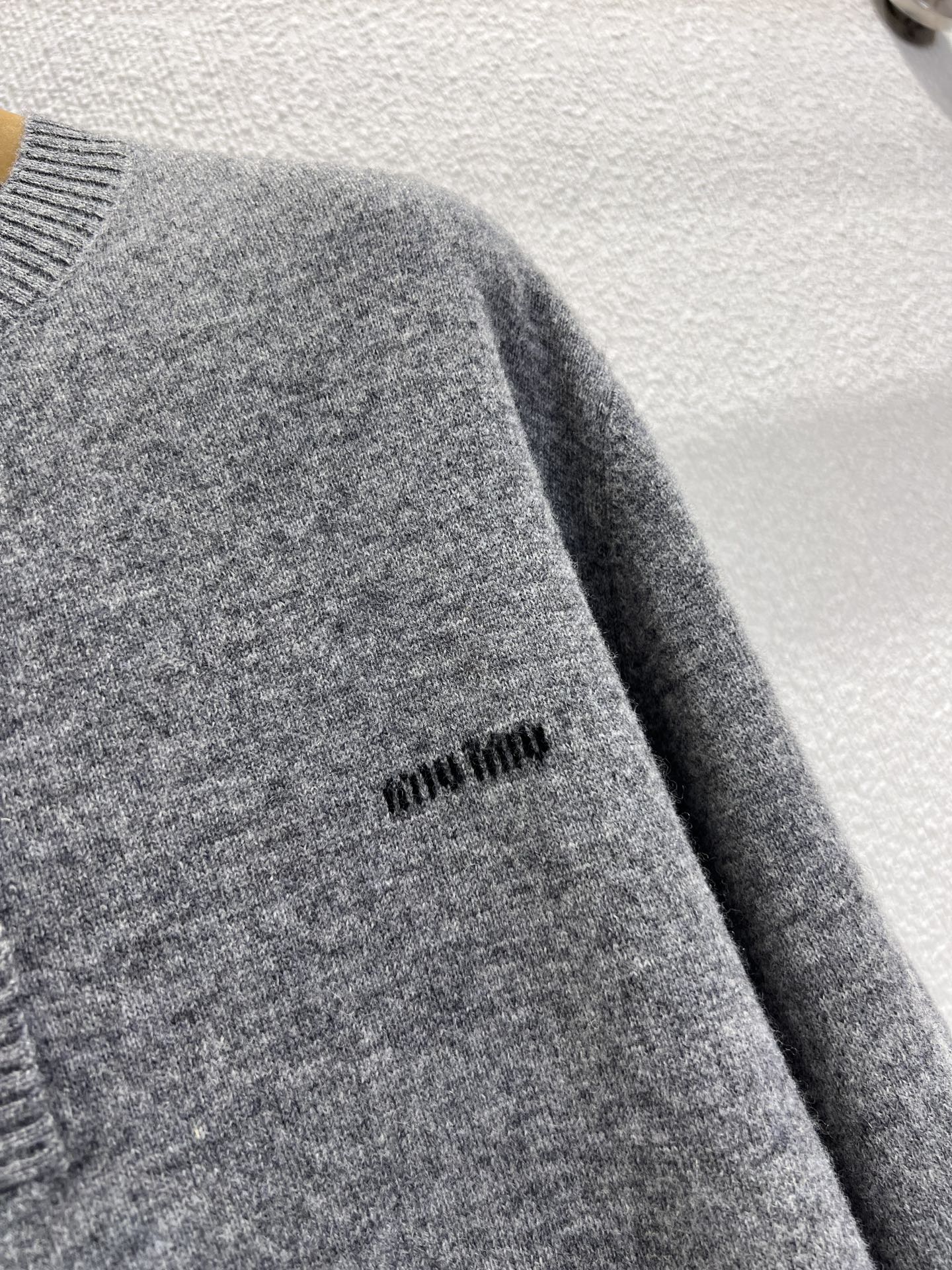 Miu Miu 26Ss Early Spring New Women's Cashmere Knit Sweater 6 i1761540866 2657 0