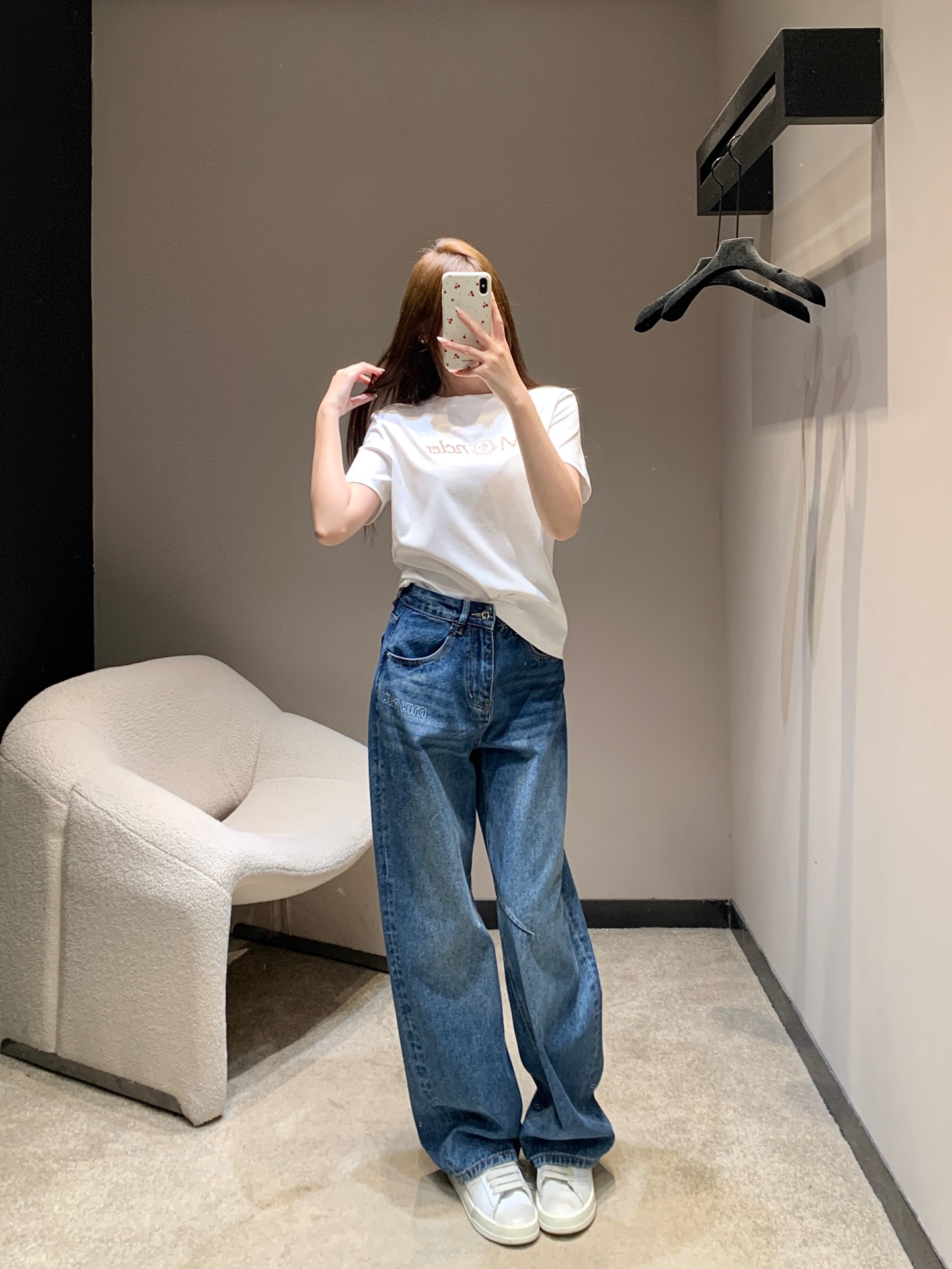 몽클레어 레터 비즈 크루넥 반팔 티셔츠 26 SS 이미지 4
