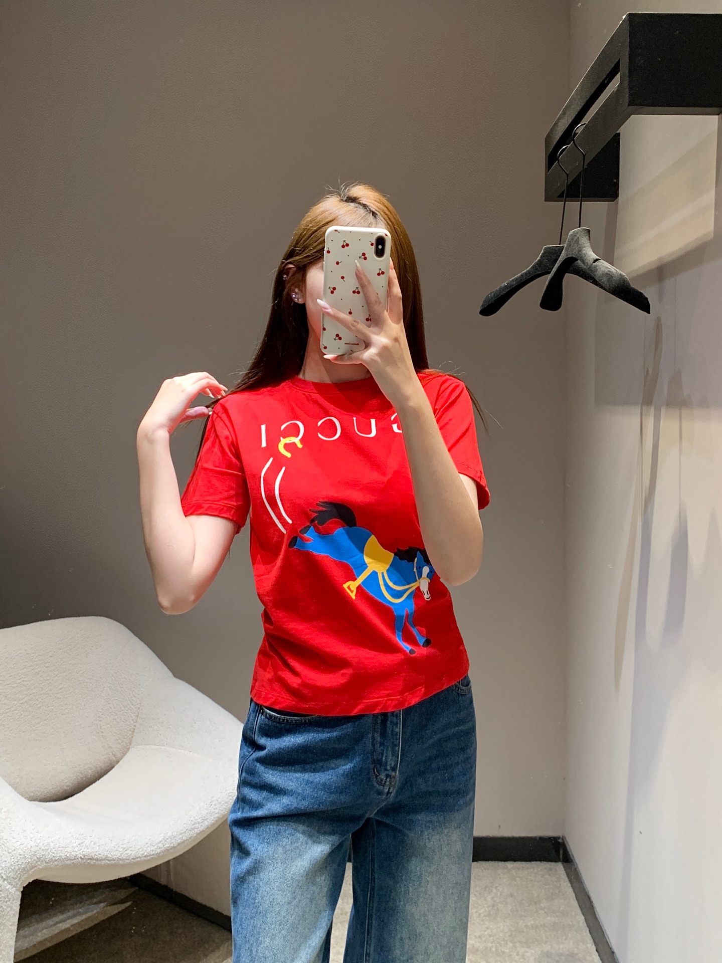 NO:685504,Gu*ci 26SS early spring new style red childlike printed round neck short-sleeved T-shirt丨Exclusively developed by yb!  Top quality production!  The red background brings a vitality buff, and the contrasting design of the running horse childlike print is very recognizable. The pure cotton fabric is close-fitting, breathable and comfortable. The short version is very friendly to small people. It is casual when paired with casual pants. It can be worn with a suspender skirt to look like a sweet girl. It can be worn alone or layered in early spring. Available in stock, S/M/L, skirts, T-shirts, tees, t-shirts,19860909Gu*ci 26SS早春新款 正红童趣印花圆领短袖T恤丨独家yb开发！顶级高版出品！正红底色自带元气buff,奔马童趣印花撞色设计超有辨识度,纯棉面料贴身穿透气又舒服,短款版型对小个子超友好,搭休闲裤是随性风,配背带裙又能穿出甜妹感,早春单穿叠穿都超可.现货发售S/M/L,,skirts,T-shirt,tees，t-shirt,,Women's clothing