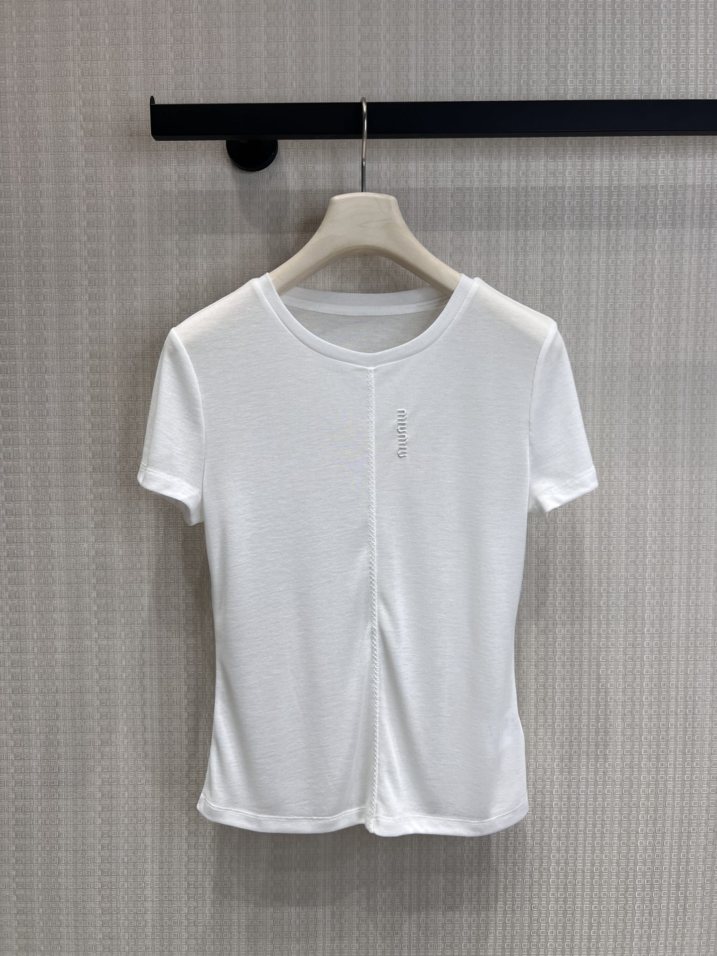 NO:801788,Supports exchange. Original designer model. Soft and high-elastic fabric, very comfortable to wear, breathable and not sweaty!  Straight shoulder cut + midline tuck, instantly transform into right-angled shoulders, ant waist, thick waist and belly, all covered!  Three classic colors: white/grey/black, you won’t be surprised when you close your eyes!  Looks good with suits, jeans, and skirts, daily, commuting, ready for sale sml real shot details,,skirts,jeans,business suit,19860909支持换款 原创设计师款 软乎乎的高弹面料,贴身穿巨舒服,透气不闷汗！正肩剪裁+中线收褶,秒变直角肩、蚂蚁腰,腰粗肚子有肉全遮住！白/灰/黑三个经典色,闭眼入都不踩雷！搭西装、牛仔裤、半身裙都好看,日常、通勤、现货出售smL 实拍细节图,,skirts,jeans,business suit,,Women's clothing