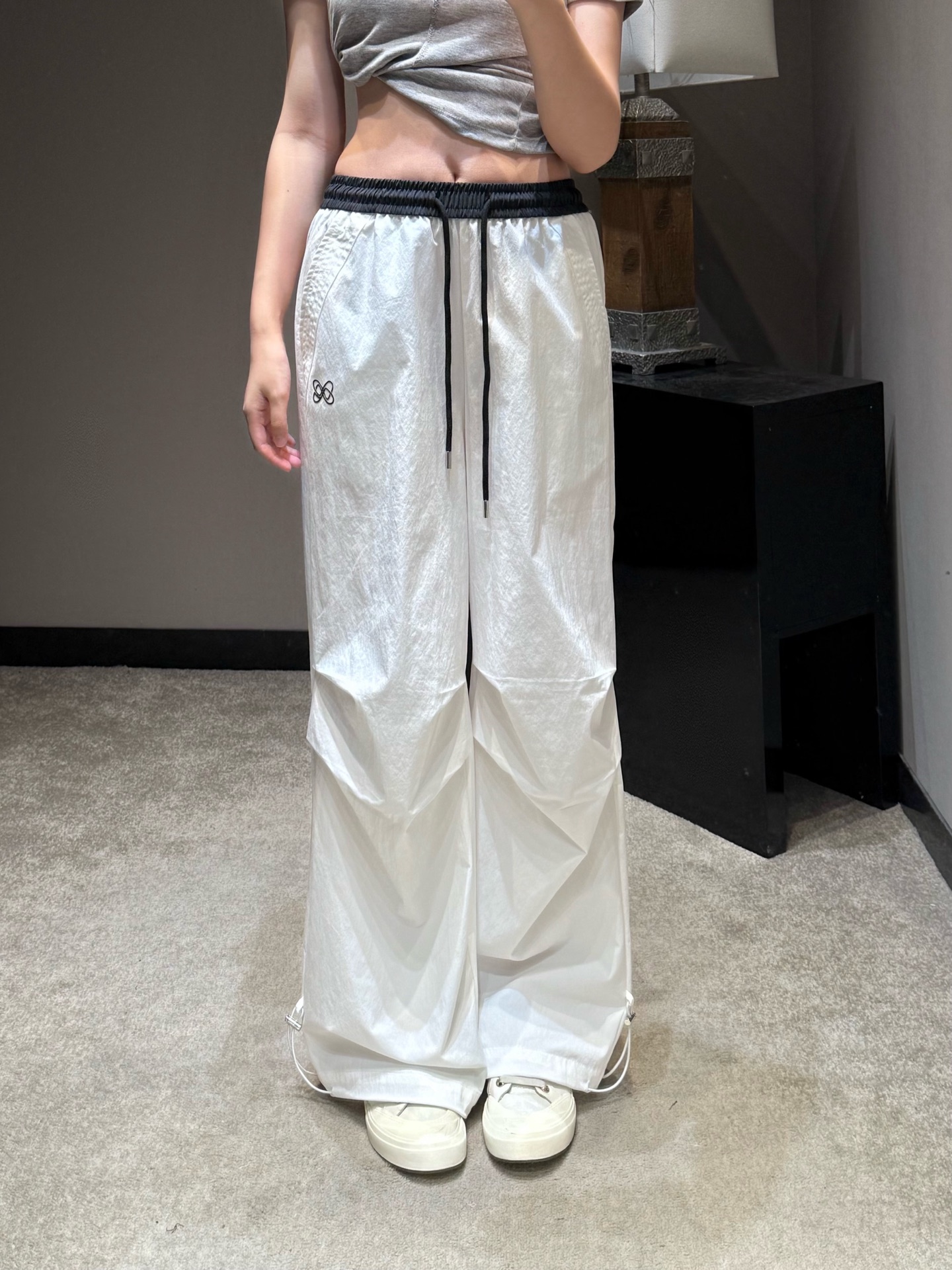 NO:837717,,,19860909,,,Women's clothing