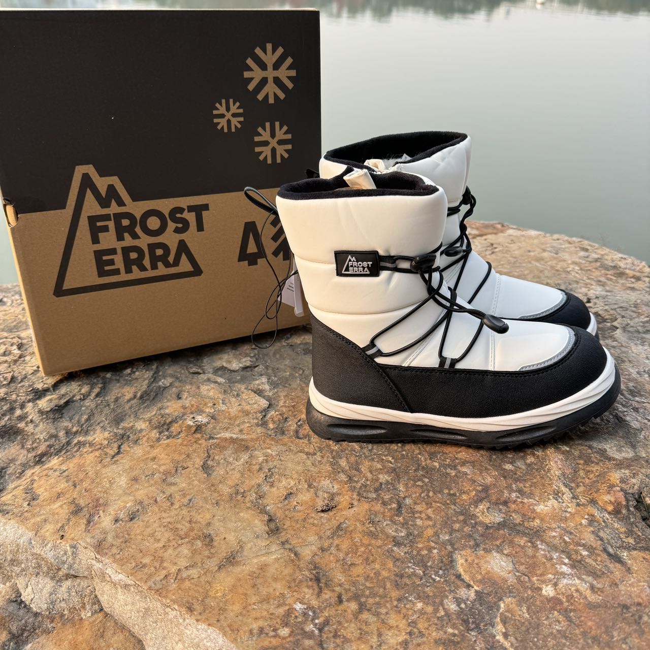 There are multiple shoelace holes and laces on the boots,Adjustable to - Shoe 3