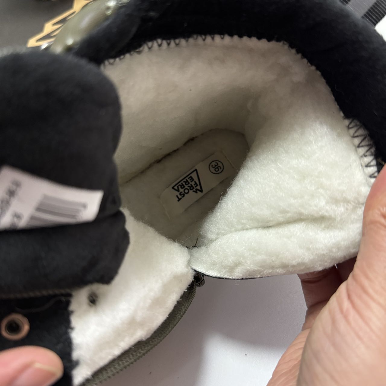 More detailed real-life shots:The shoe upper is made of waterproof and - Shoe 3