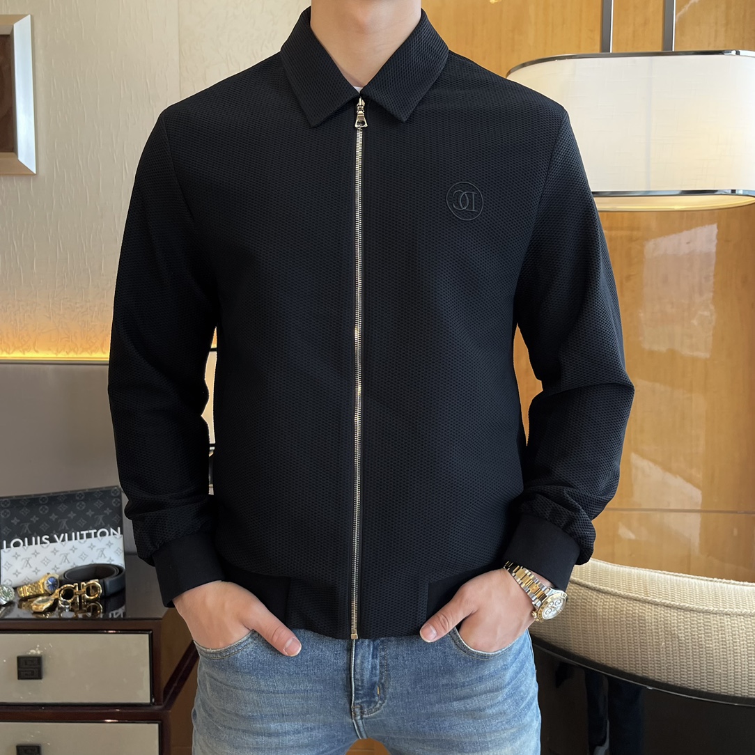 NO:117572,DG - SS Spring Fashion Thin Jacket, Customized High-Quality Polyester Fabric!  Top-level fashion brand elements logo design, complete with three standards!  The original hardware and accessories have smooth lines and exquisite craftsmanship, excellent upper body style, comfortable fabric, windproof and warm, and casual matching are very fashionable, handsome, casual and fashionable men's must-have!  Size M-3XL (model 178/145 catties wear L), Dolce & Gabbana, jackets & coats, jackets & coats, alexander wang19860909DG - ss年春装大爆款薄款夹克外套,定制高品质聚酯纤维面料！顶级时尚大牌元素logo设计,三标齐全！原版五金辅料,线条流畅,工艺精致,上身版型超赞,面料舒适,挡风保暖,随意搭配都非常时尚帅气休闲时尚男仕必备款哦！尺码M-3XL（模特178/145斤穿L）,,Dolce&Gabbana,jackets & coats,jackets & coats,alexander wang,Men's clothing