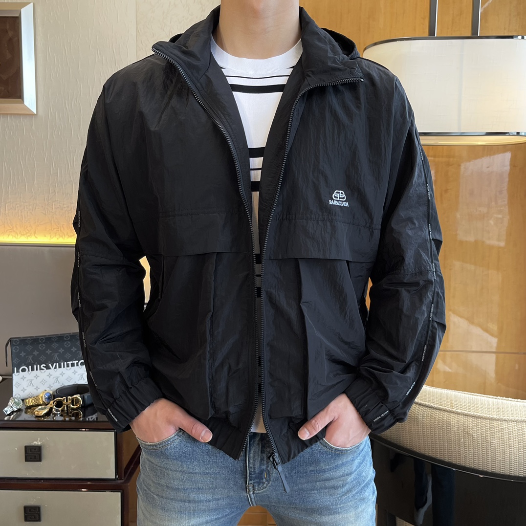 NO:117581,B Lisz-ss Spring Fashion Thin Jacket, Customized High-quality Polyester Fabric!  Top-level fashion brand elements logo design, complete with three standards!  The original hardware and accessories have smooth lines and exquisite craftsmanship, excellent upper body style, comfortable fabric, windproof and warm, and casual matching are very fashionable, handsome, casual and fashionable men's must-have!  Size M-3XL (model 178/145 catties wear L), Jackets & coats, Jackets & coats, Alexander wang19860909B黎世家 - ss春装大爆款薄款夹克外套,定制高品质聚酯纤维面料！顶级时尚大牌元素logo设计,三标齐全！原版五金辅料,线条流畅,工艺精致,上身版型超赞,面料舒适,挡风保暖,随意搭配都非常时尚帅气休闲时尚男仕必备款哦！尺码M-3XL（模特178/145斤穿L）,,jackets & coats,jackets & coats,alexander wang,Men's clothing