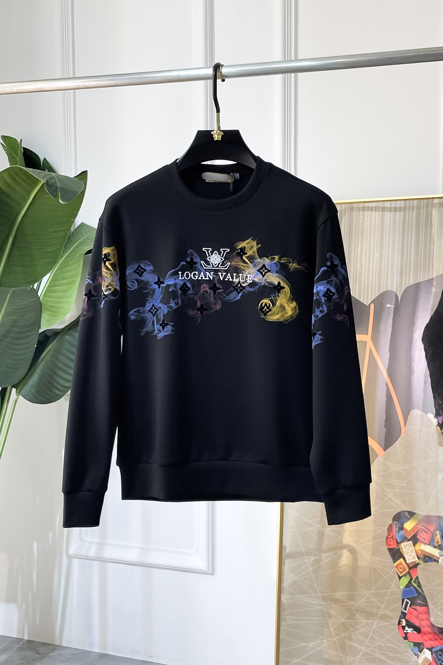 NO:623366,LV - 2025ss Autumn hot new model, the highest version of fashionable pullover sweatshirt, a must-have classic every year. Favored and respected by major stars, it uses high-end European cotton blended fabrics, heavy craftsmanship, original hardware accessories and logo design, soft and smooth, and dense texture!  Stylish upper body!  One of the impeccable must-have styles for autumn!  M-3XL can wear up to 190 pounds!  ,,louis vuitton,hoodie,sweatshirts,alexander wang19860909LV - 2025ss秋季大爆新款,最高版本时尚套头卫衣、每年必出的经典之作.受各大明星的青睐推崇,精选高端欧棉混纺面料,重工艺制作,原版五金辅料logo设计,柔软顺滑,质地密实！上身时尚有型！秋季无可挑剔必选款式之一！M-3XL 最大穿190斤！,,louis vuitton,hoodie,sweatshirts,alexander wang,Men's clothing