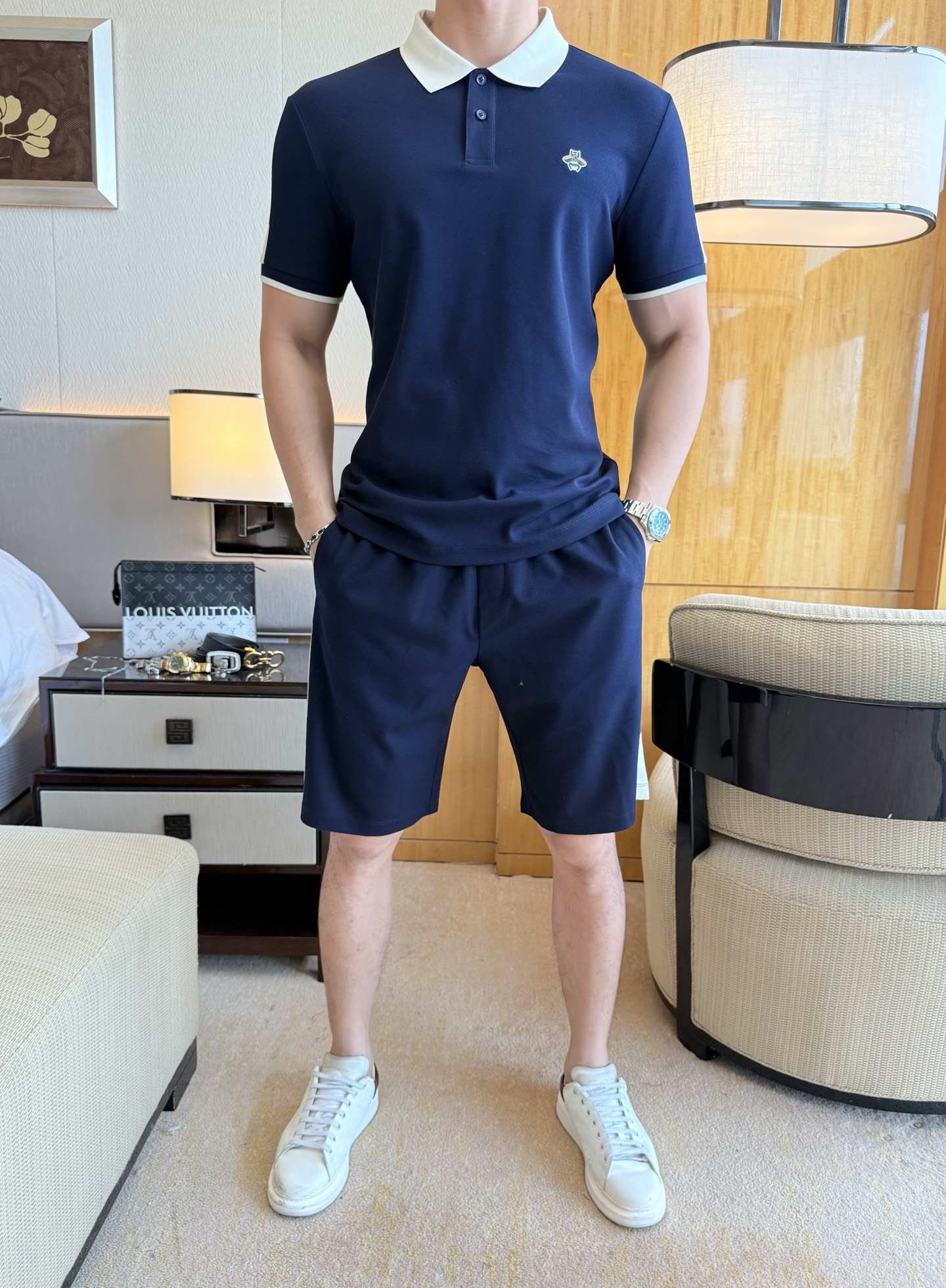 NO:776667,Gucci - 2026ss new spring casual short-sleeved suit for the Year of the Horse!  Celebrities’ favorite fashion-flavored casual suits are simple and elegant, designed with 11 craftsmanship on the official website!  Clean and neat tailoring, full of urban style. Exclusive top-grade customized fabrics are available. It feels soft and dry, and the upper body effect is crisp and stylish. The three-dimensional cutting technology and the version are of high standards and suitable for the benefits!  It is not tight at all, and you feel good when you put it on. With so many top-quality raw materials, it creates a high-end product with unparalleled value. It is the first choice for high-end fashion people with complete three standards, and the upper body effect is super good-looking!  Size M-3XL,,T-shirt,19860909古奇 - 2026ss马年春装新品休闲短袖套装！明星最爱时装味休闲套装 简单大方,官网11工艺设计！干净利落剪裁 都市风十足 可供独家顶级定制面料,手感软糯干爽,上身效果挺括有型.立体裁剪工艺,版型上都是高标准,恰当好处的廓型版！又恰恰不紧绷,穿上心情就好,如此众多的顶级原料,打造出价值感无与伦比的高端产品,三标齐全高端潮流时尚人士首选,上身效果超级好看！码数M-3XL,,T-shirt,,Men's clothing