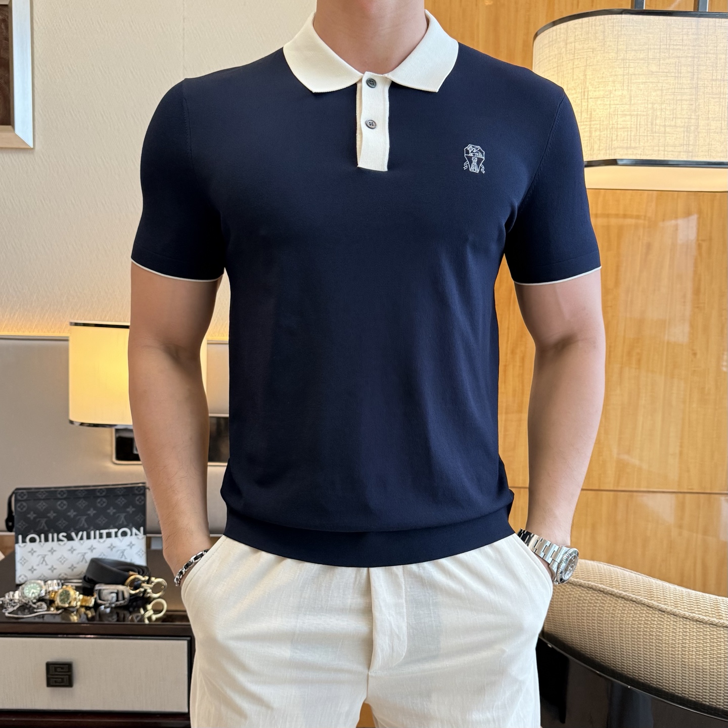 NO:776661,Bc - 2026ss Year of the Horse Spring and Summer's latest hot style high-quality knitted short-sleeved T-shirt, made of customized imported soft Yilite fabric, embellished with fashionable big-name element logos, breathable fabric, delicate and soft texture, cool and smooth against the body. Moisture-wicking, simple and generous yet fashionable, three-dimensional tailoring, super stylish upper body!  A must-have for fashionistas, sizes M-3XL, can be worn up to 190 pounds!  ,,T-shirt,tees,t-shirt,19860909Bc - 2026ss马年春夏最新大爆款精品针织短袖T恤,定制进口轻柔伊力特面料,时尚大牌元素logo点缀,会呼吸的面料,质感细腻柔软,贴身冰爽顺滑.吸湿排汗,简约大方又不失时尚,版型立体裁剪,上身超有型！时尚潮人必备款 尺码M-3XL 最大可穿可穿190斤！,,T-shirt,tees，t-shirt,,Men's clothing