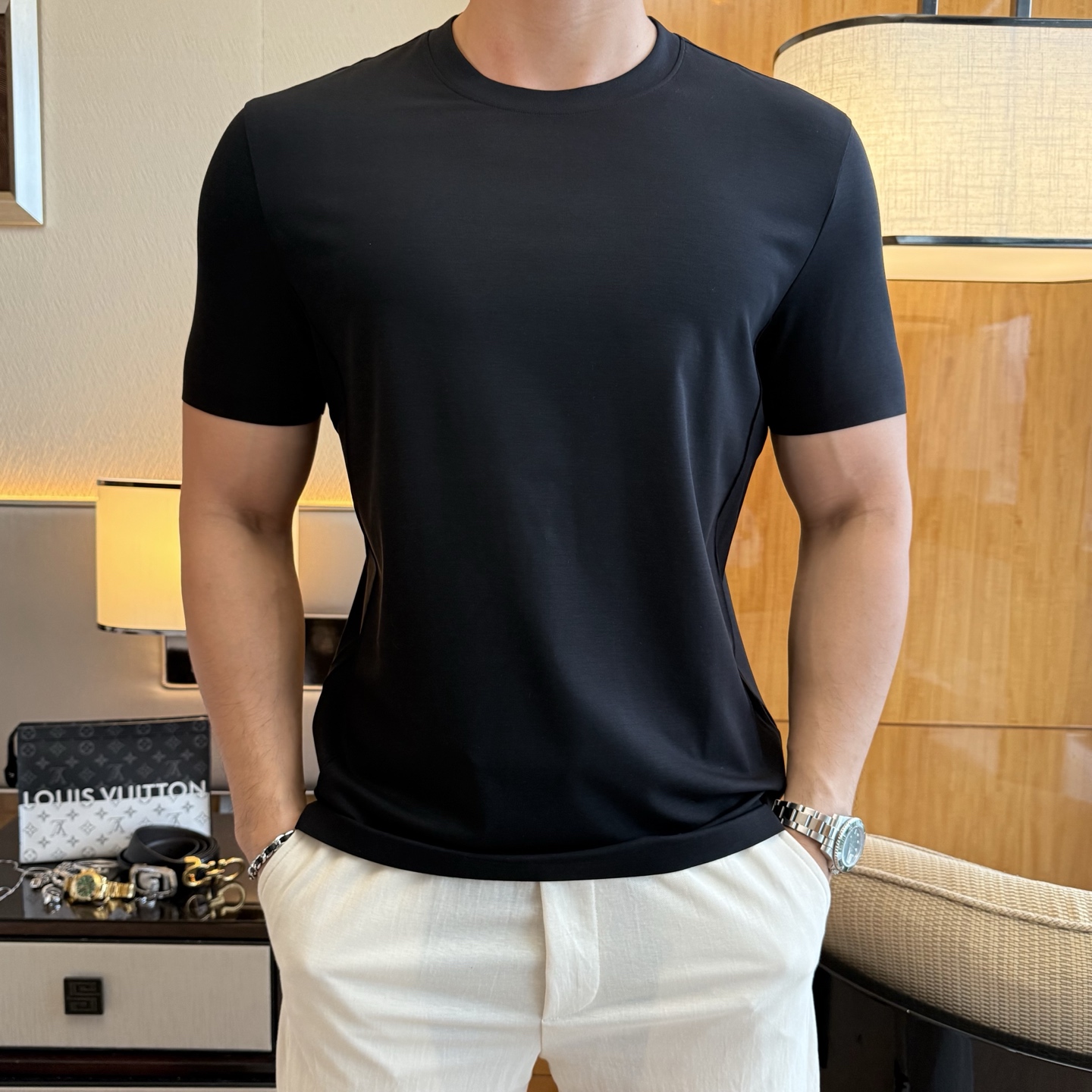 NO:776646,Zegna - 2026ss Spring and Summer high-quality short-sleeved T-shirt for the Year of the Horse. Official website synchronization. High-end quality. Customized top-grade mercerized cotton fabric, 1:1 production by top manufacturers, fashionable brand heavy craftsmanship logo design, soft and delicate feel. Skin-friendly and comfortable to wear. Versatile and casual. The upper body is very good. Handsome. A must-have for trendy men. Size M-3XL. Can wear up to 200 pounds!  ,,zegna,T-shirt,tees,t-shirt,19860909杰尼娅 - 2026ss马年贺岁款春夏精品短袖T恤 官网同步 高端品质 定制顶级丝光棉面料,顶级大厂1:1制作,时尚大牌重工艺logo设计,手感柔软细腻 穿着亲肤舒适 百搭休闲 上身非常赞 帅气 潮男必备品 尺码M-3XL 最大可穿200斤！,,zegna,T-shirt,tees，t-shirt,,Men's clothing