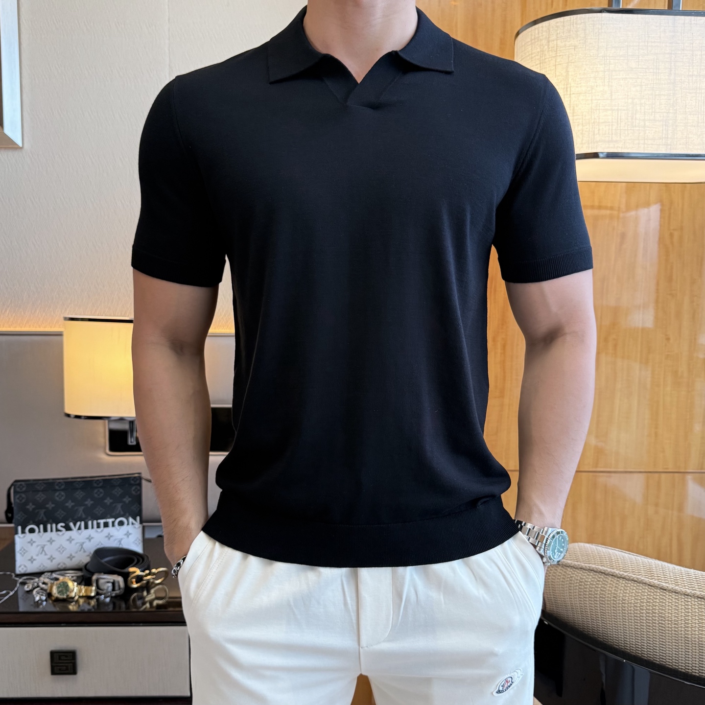 NO:776665,Zegna - 2026ss Spring and Summer Year of the Horse's latest hot style high-quality knitted short-sleeved T-shirt, customized imported soft mulberry silk fabric, embellished with fashionable big-name element logos, breathable fabric, delicate and soft texture, cool and smooth against the body. Moisture-wicking, simple and elegant yet fashionable, three-dimensional tailoring, super stylish upper body!  A must-have for fashionistas, sizes M-3XL, can be worn up to 190 pounds!  ,,zegna,T-shirt,tees,t-shirt,19860909杰尼娅 - 2026ss马年春夏最新大爆款精品针织短袖T恤,定制进口轻柔桑蚕丝面料,时尚大牌元素logo点缀,会呼吸的面料,质感细腻柔软,贴身冰爽顺滑.吸湿排汗,简约大方又不失时尚,版型立体裁剪,上身超有型！时尚潮人必备款 尺码M-3XL 最大可穿可穿190斤！,,zegna,T-shirt,tees，t-shirt,,Men's clothing